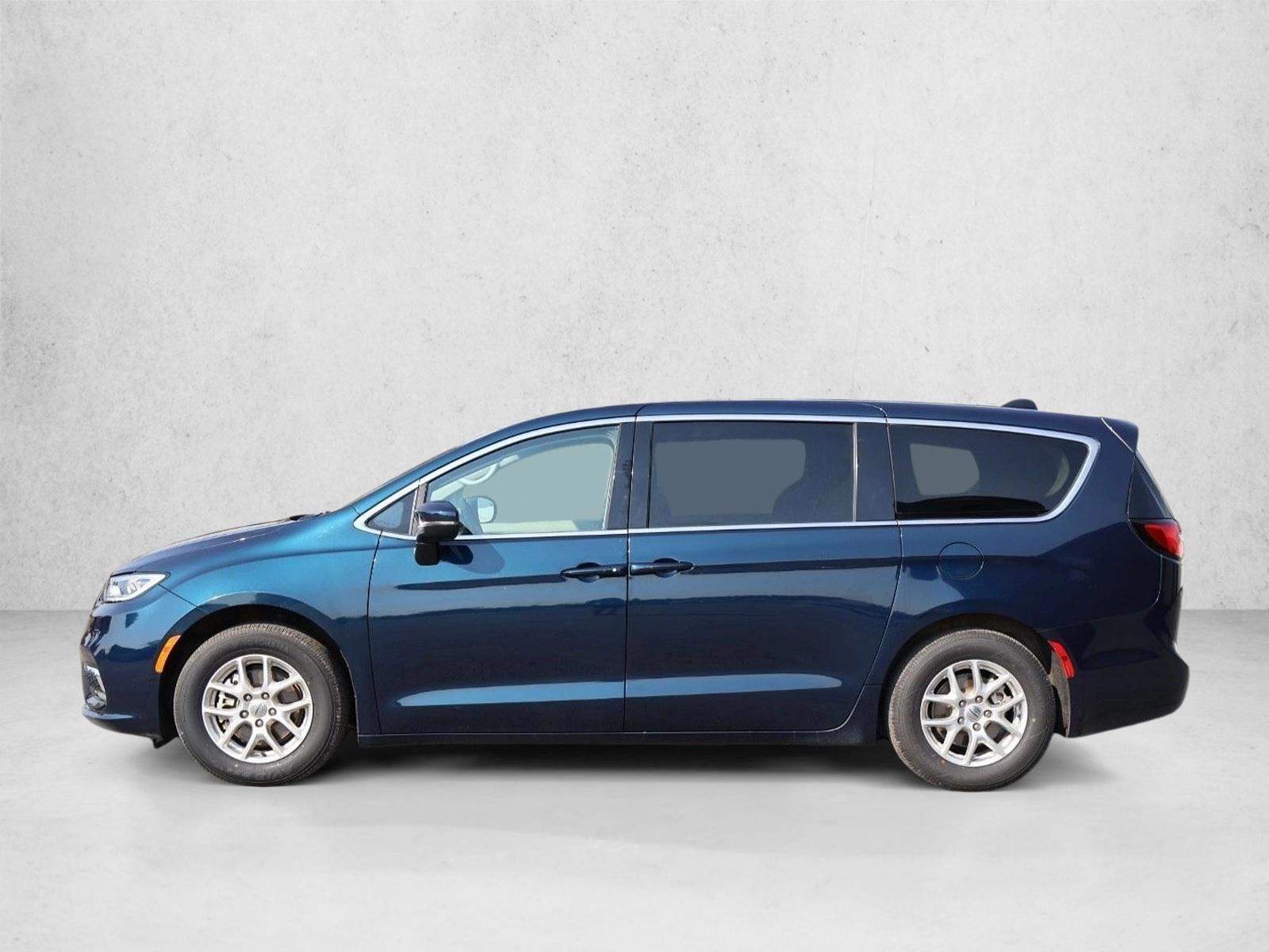 Thumbnail: 2023 Chrysler Pacifica - 2