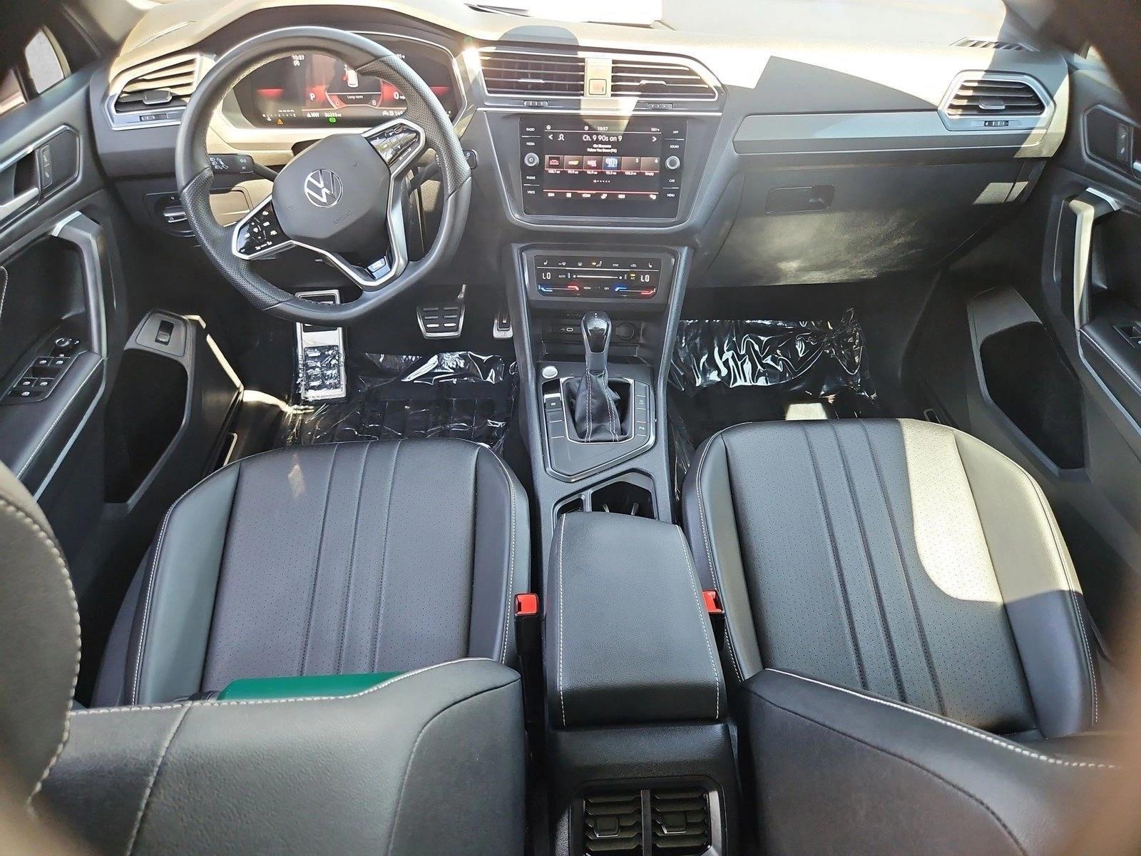 Thumbnail: 2024 Volkswagen Tiguan - 3