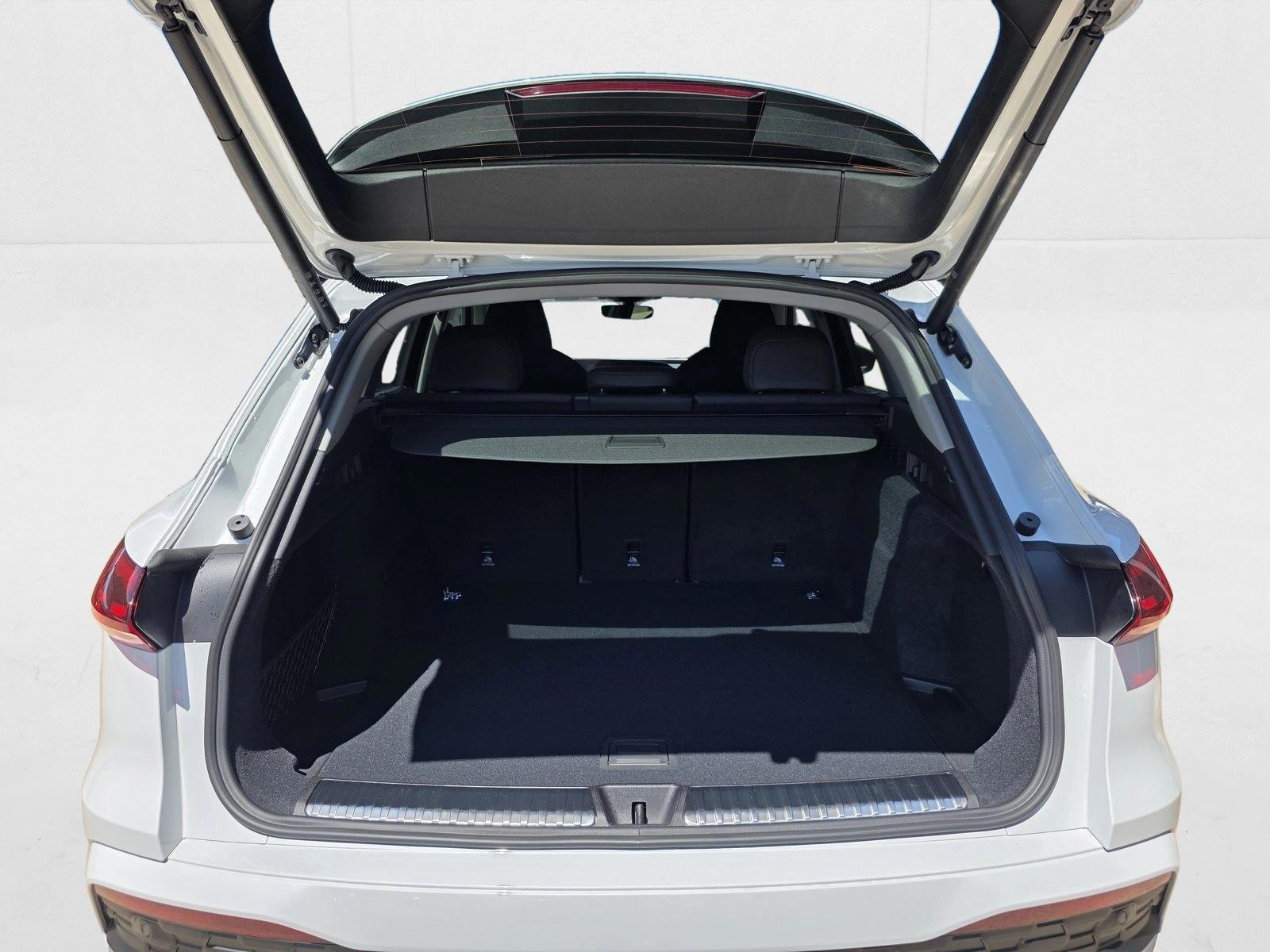 2025 Audi New Q5 Premium Plus - Photo 23