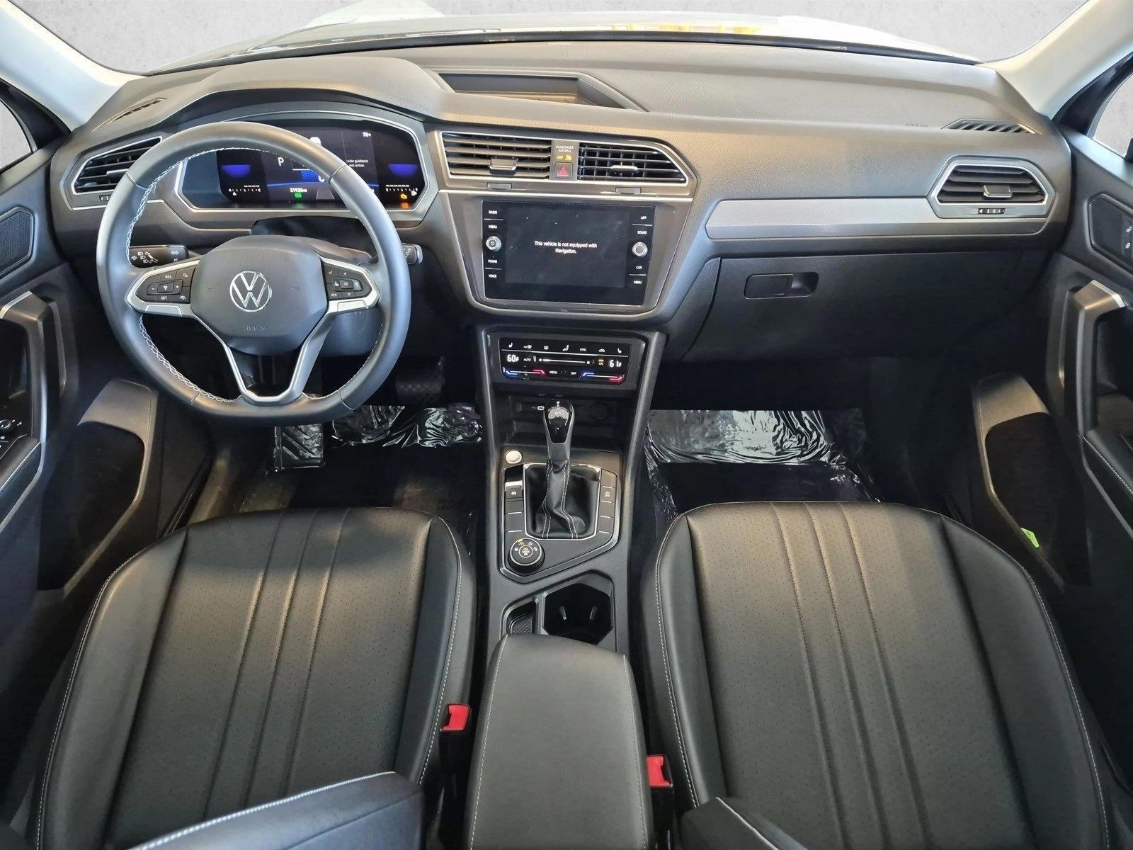 Thumbnail: 2023 Volkswagen Tiguan - 5