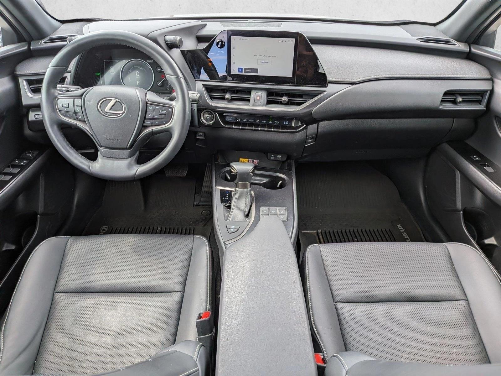 Thumbnail: 2023 Lexus UX - 4