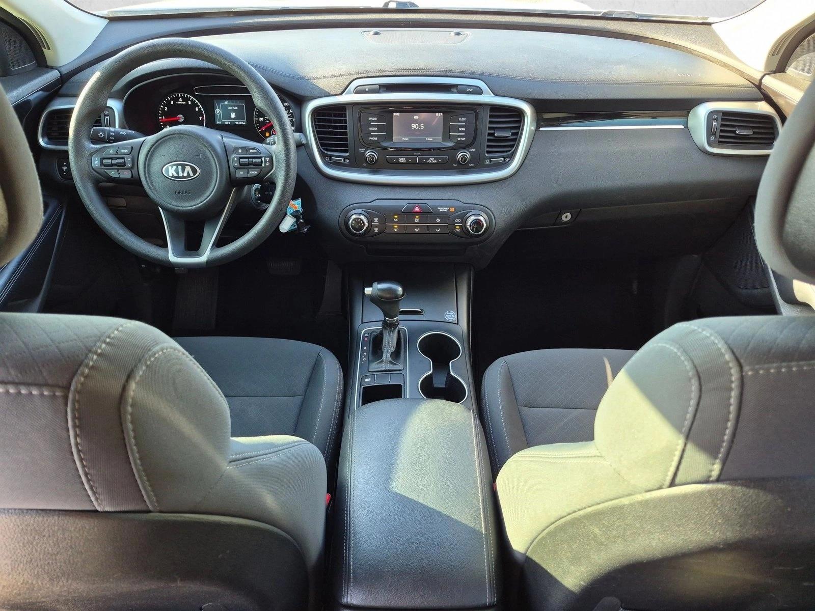 Thumbnail: 2016 Kia Sorento - 3