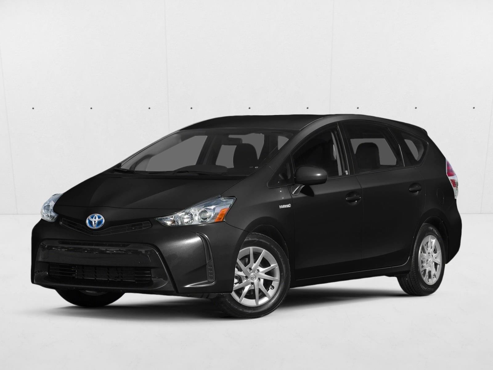 2015 Toyota Prius v Five's photo