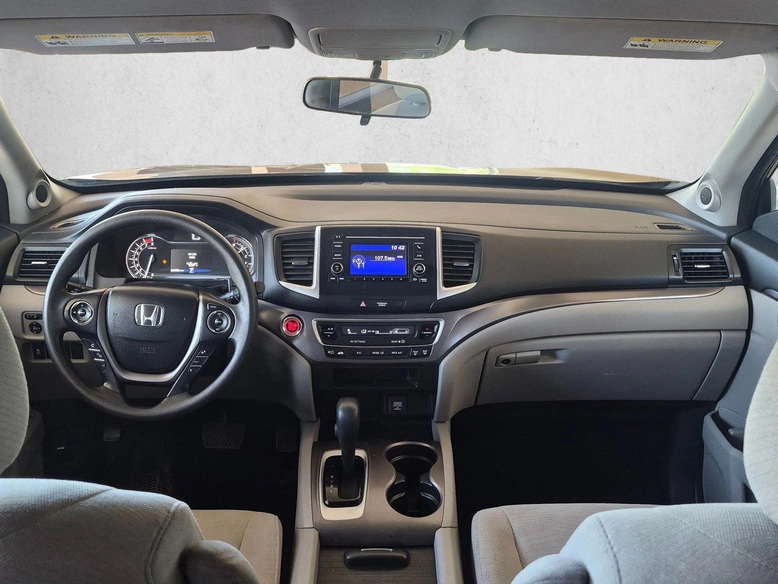 Thumbnail: 2017 Honda Pilot - 4