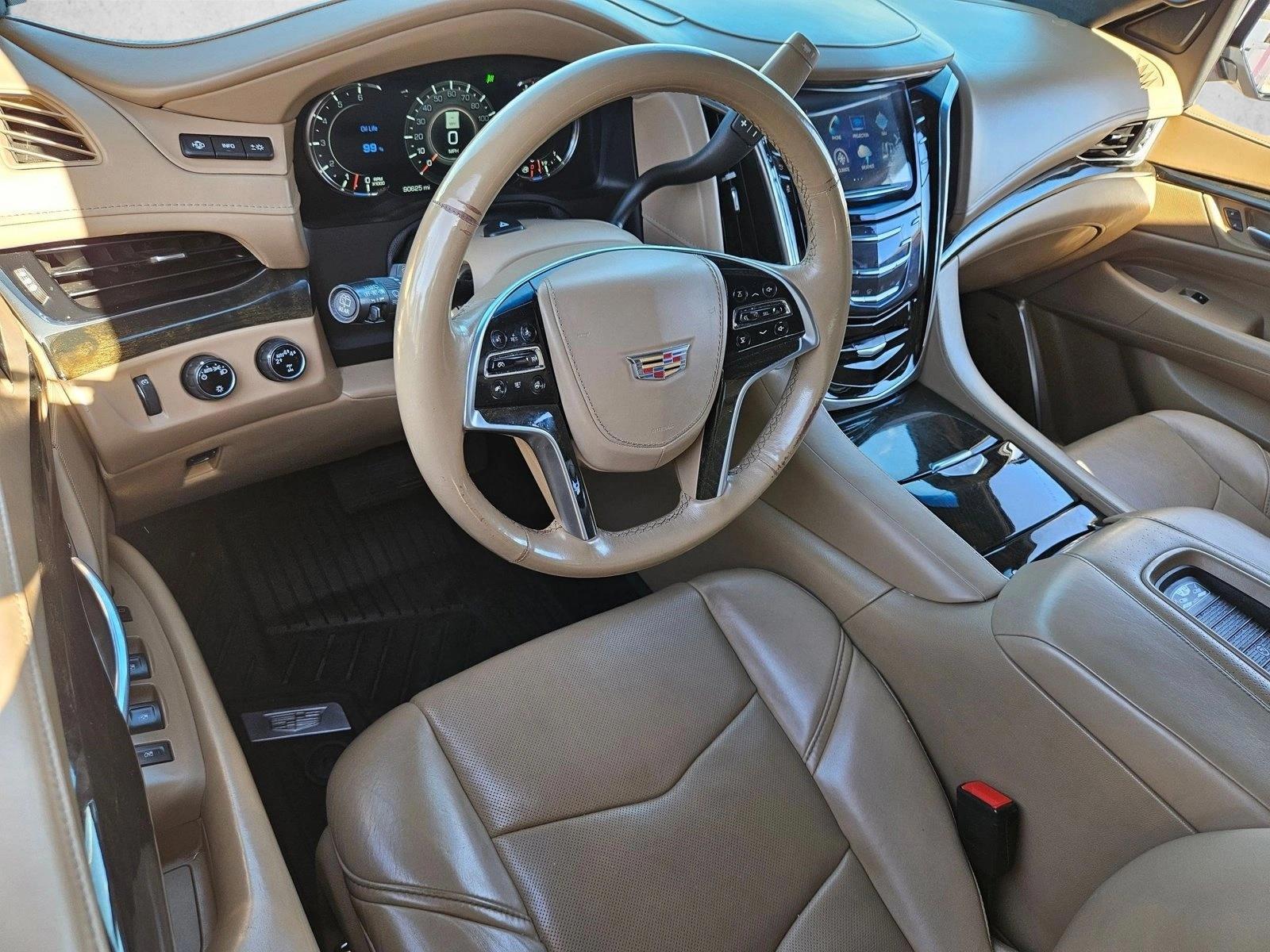 Thumbnail: 2018 Cadillac Escalade - 3
