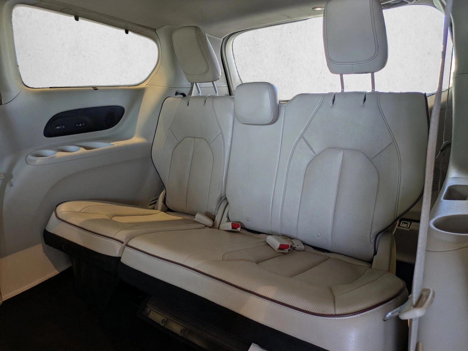 2019 Chrysler Pacifica Limited - Photo 19