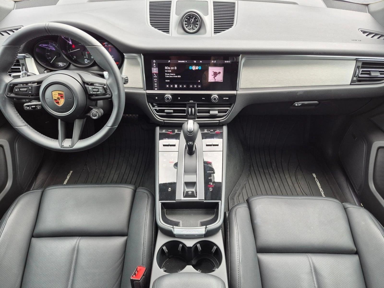 Thumbnail: 2026 Porsche Macan - 4