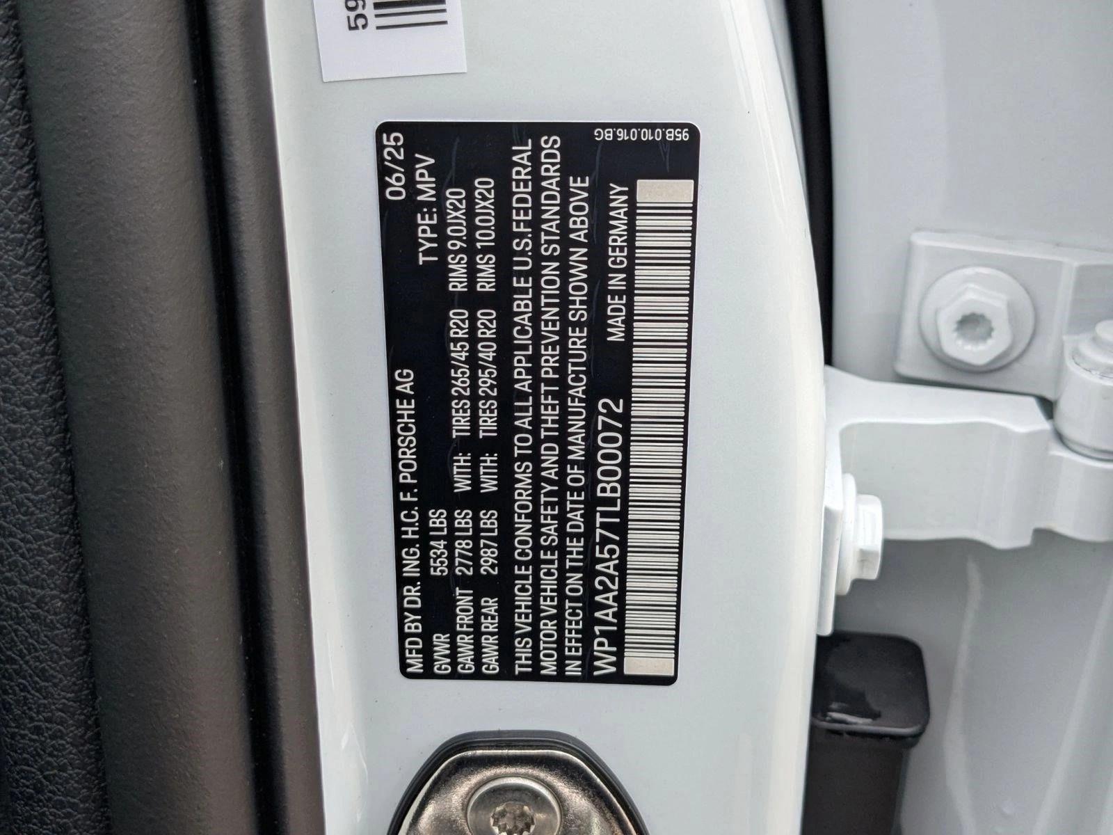 2026 Porsche Macan T - Photo 30