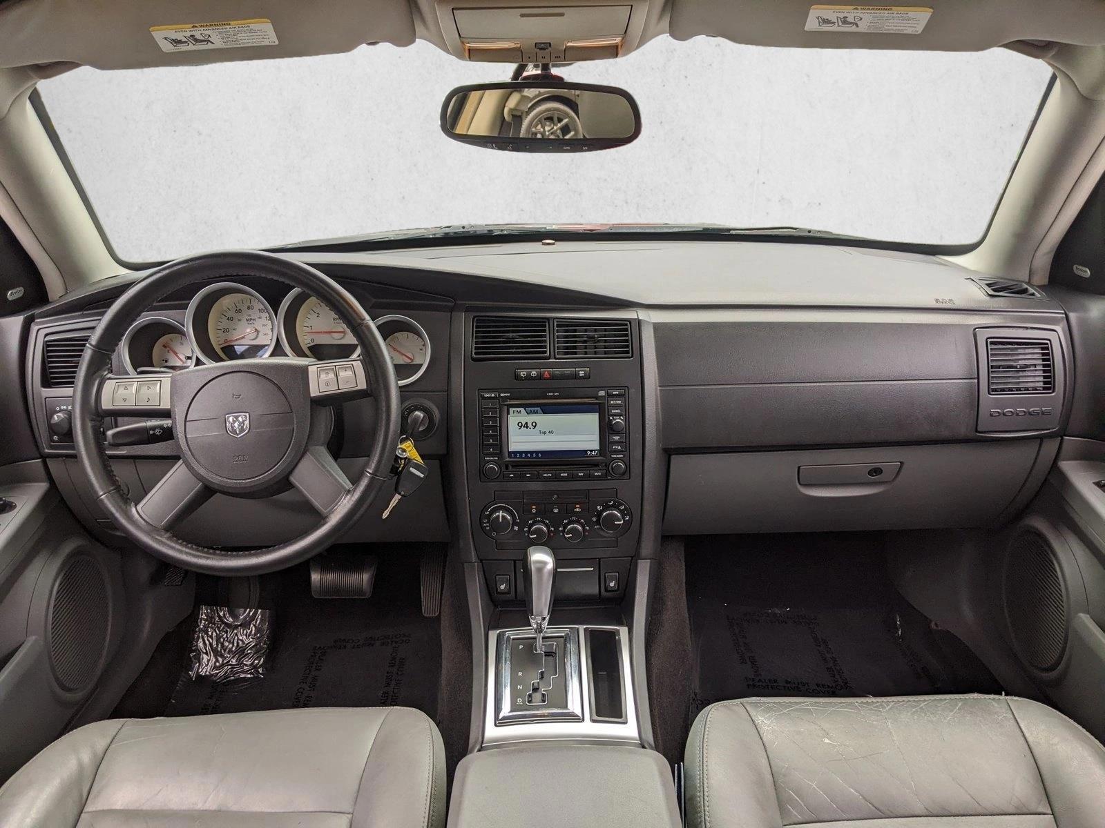 Thumbnail: 2005 Dodge Magnum - 3