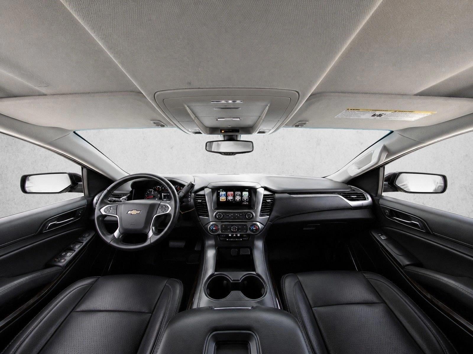 Thumbnail: 2019 Chevrolet Tahoe - 3