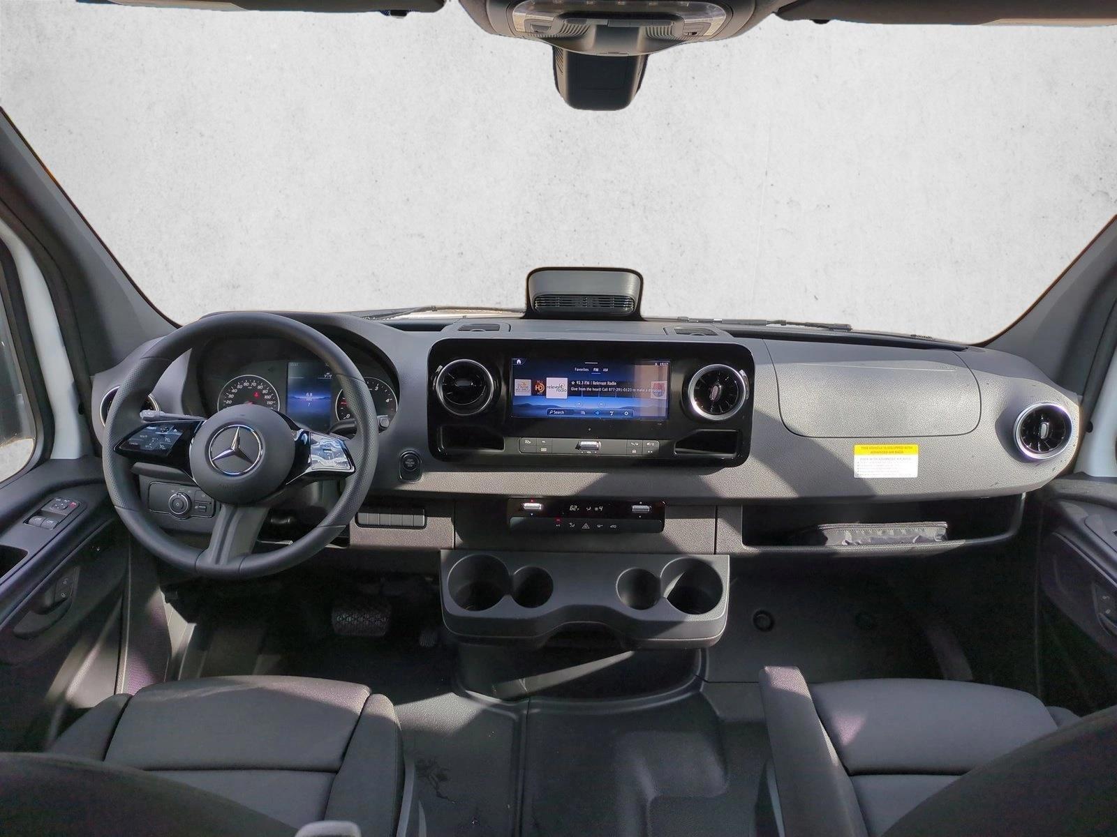 Thumbnail: 2026 Mercedes-Benz Sprinter - 3