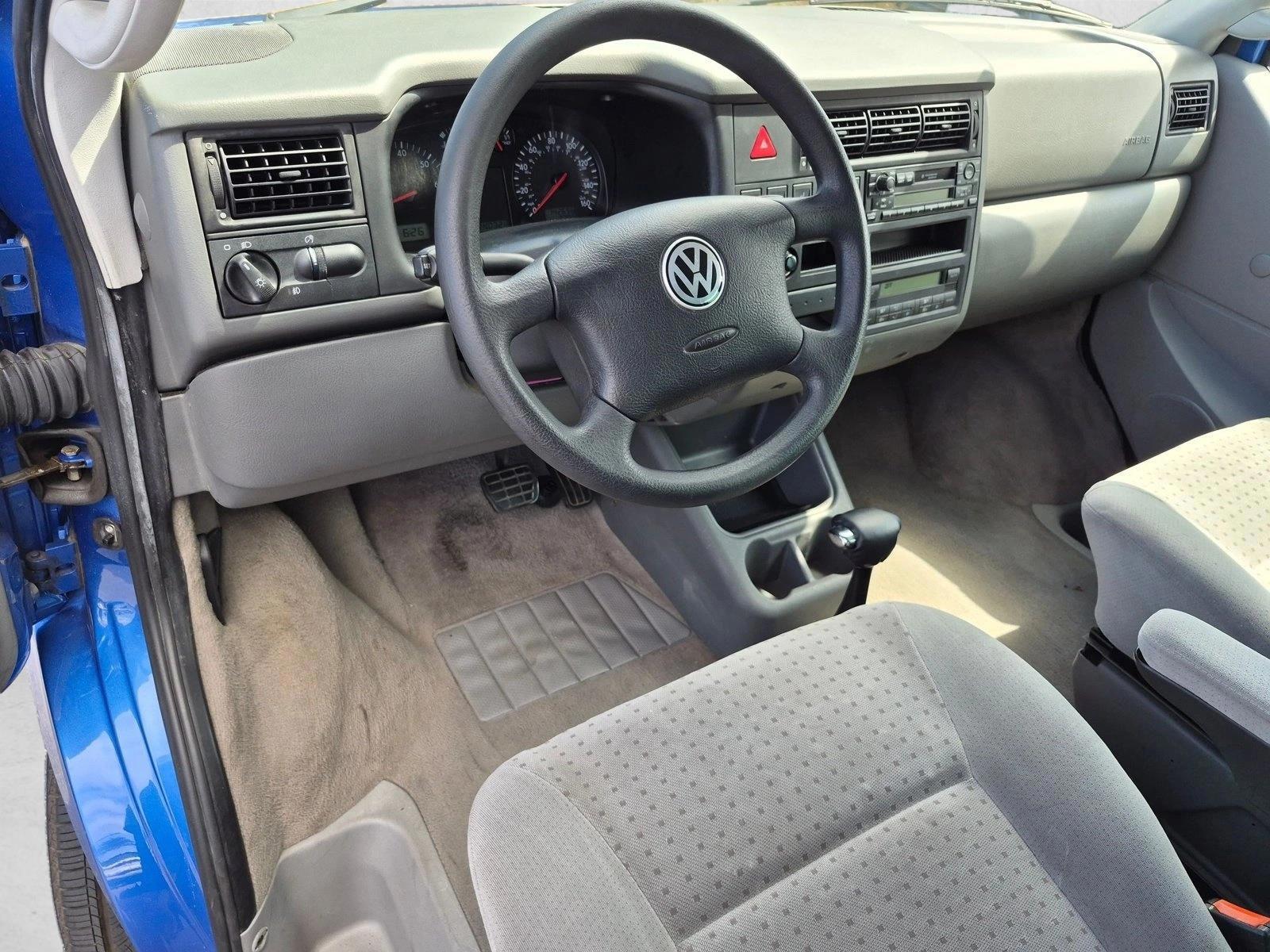 Thumbnail: 2002 Volkswagen Eurovan - 3