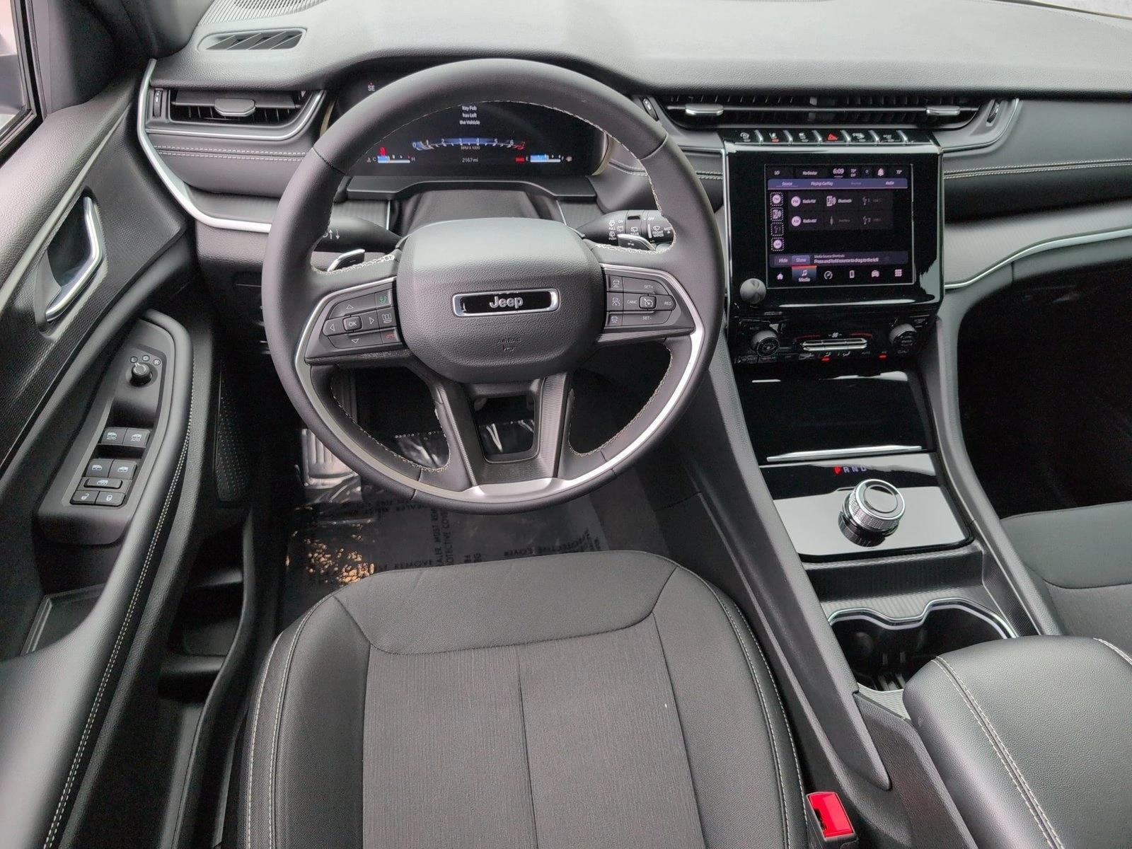 Thumbnail: 2025 Jeep Grand Cherokee L - 4