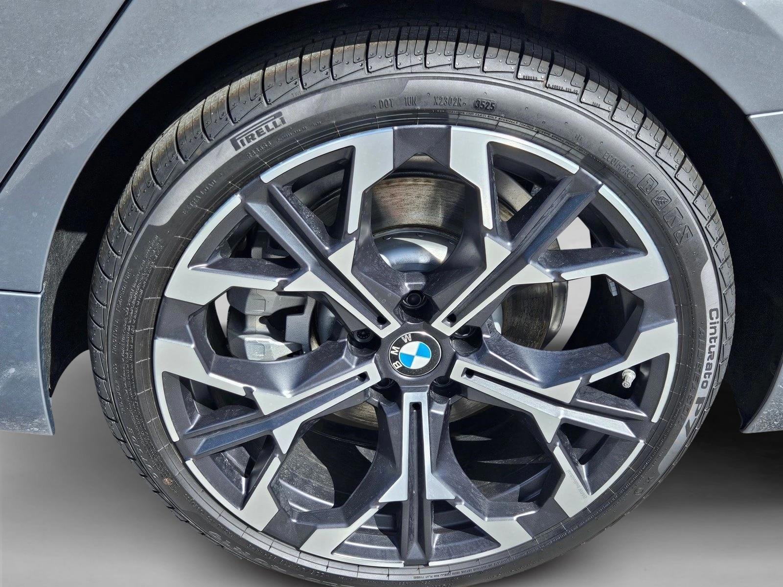 2026 BMW 3 Series 330i - Photo 10