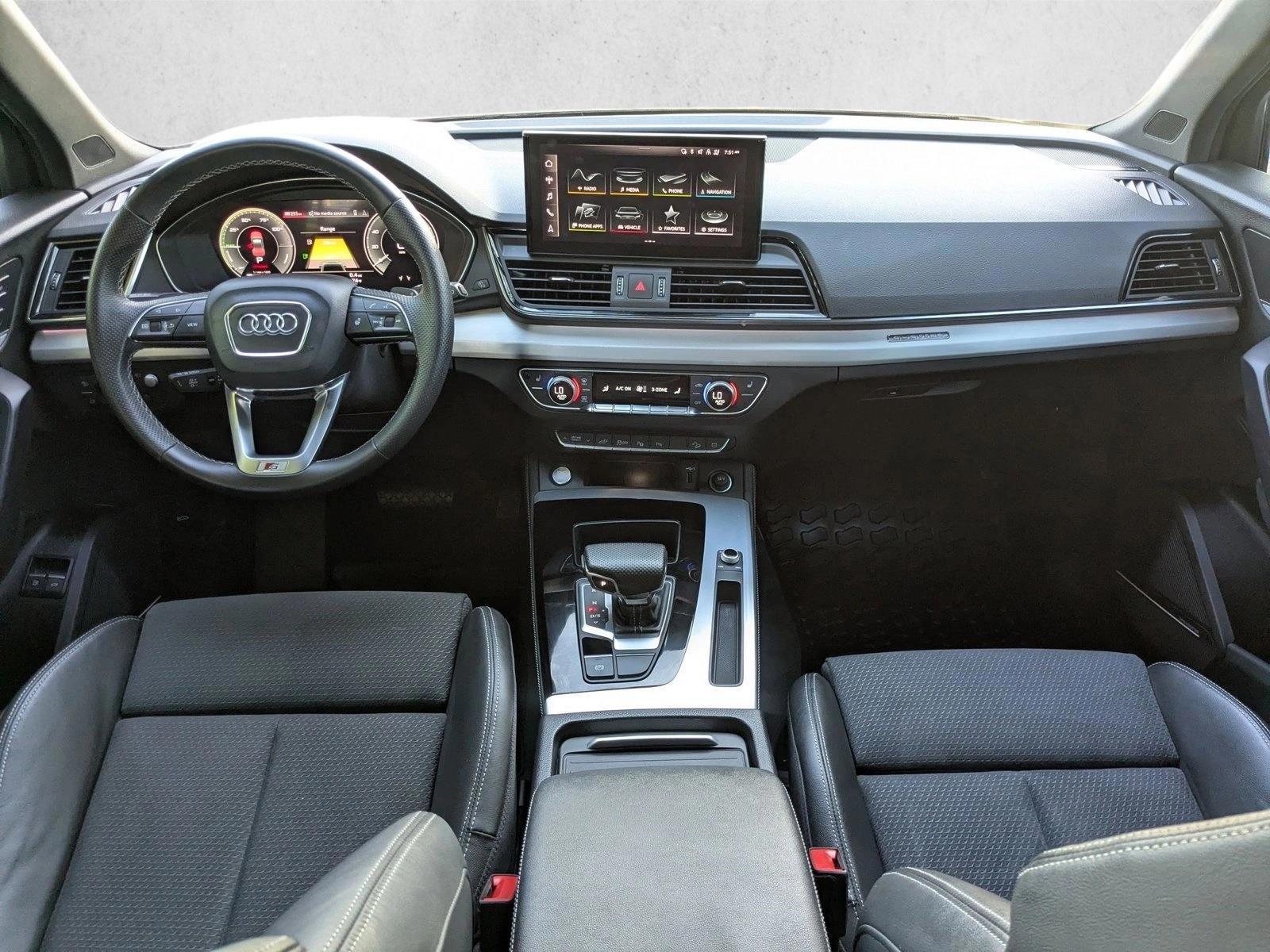 Thumbnail: 2023 Audi Q5 - 3