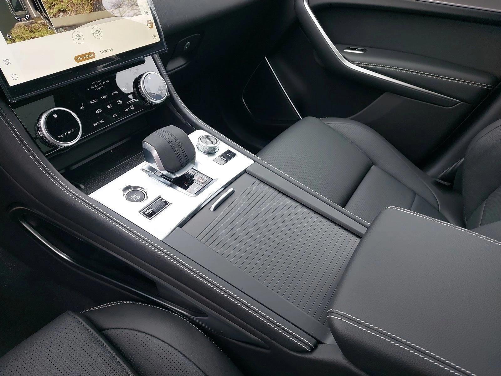 2026 Jaguar F-Pace R-Dynamic S - Photo 21