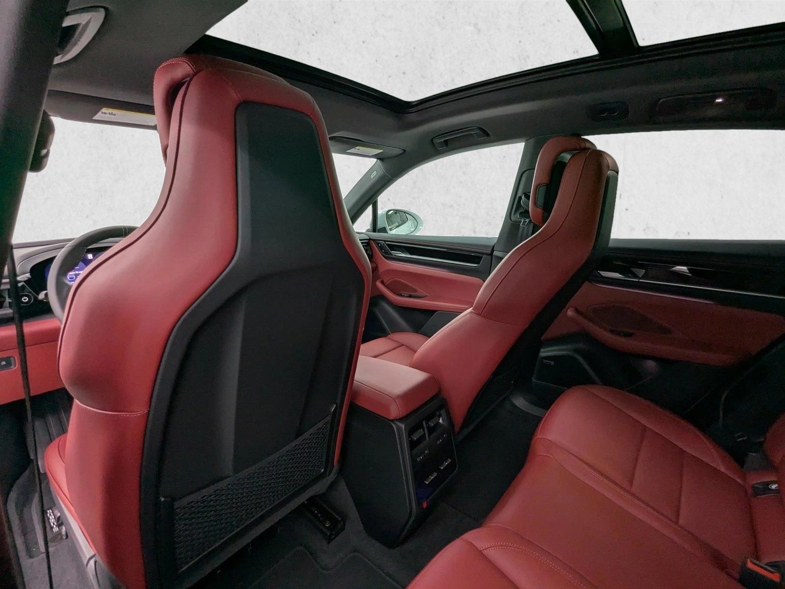 2025 Porsche Macan Base - Photo 20