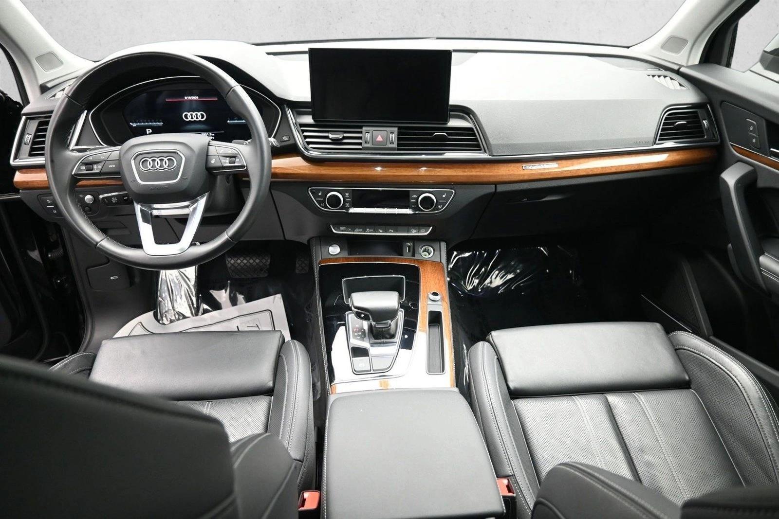 Thumbnail: 2023 Audi Q5 - 4