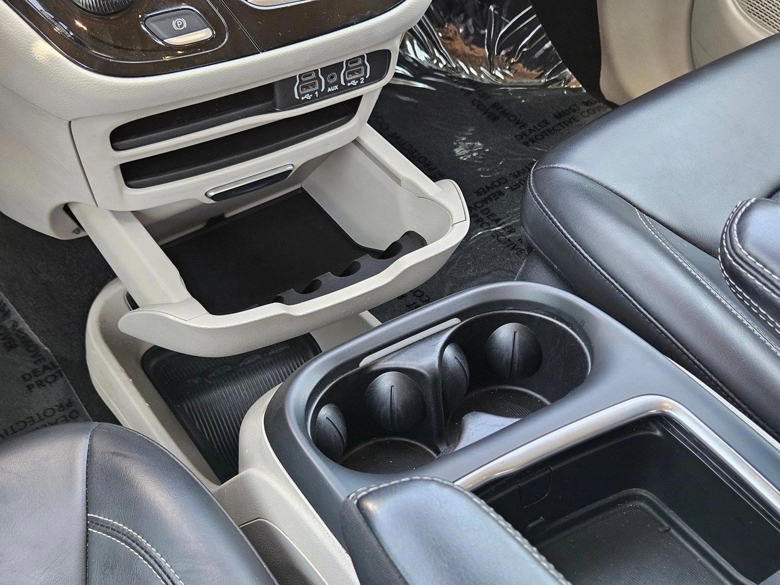 2023 Chrysler Pacifica Touring L - Photo 19
