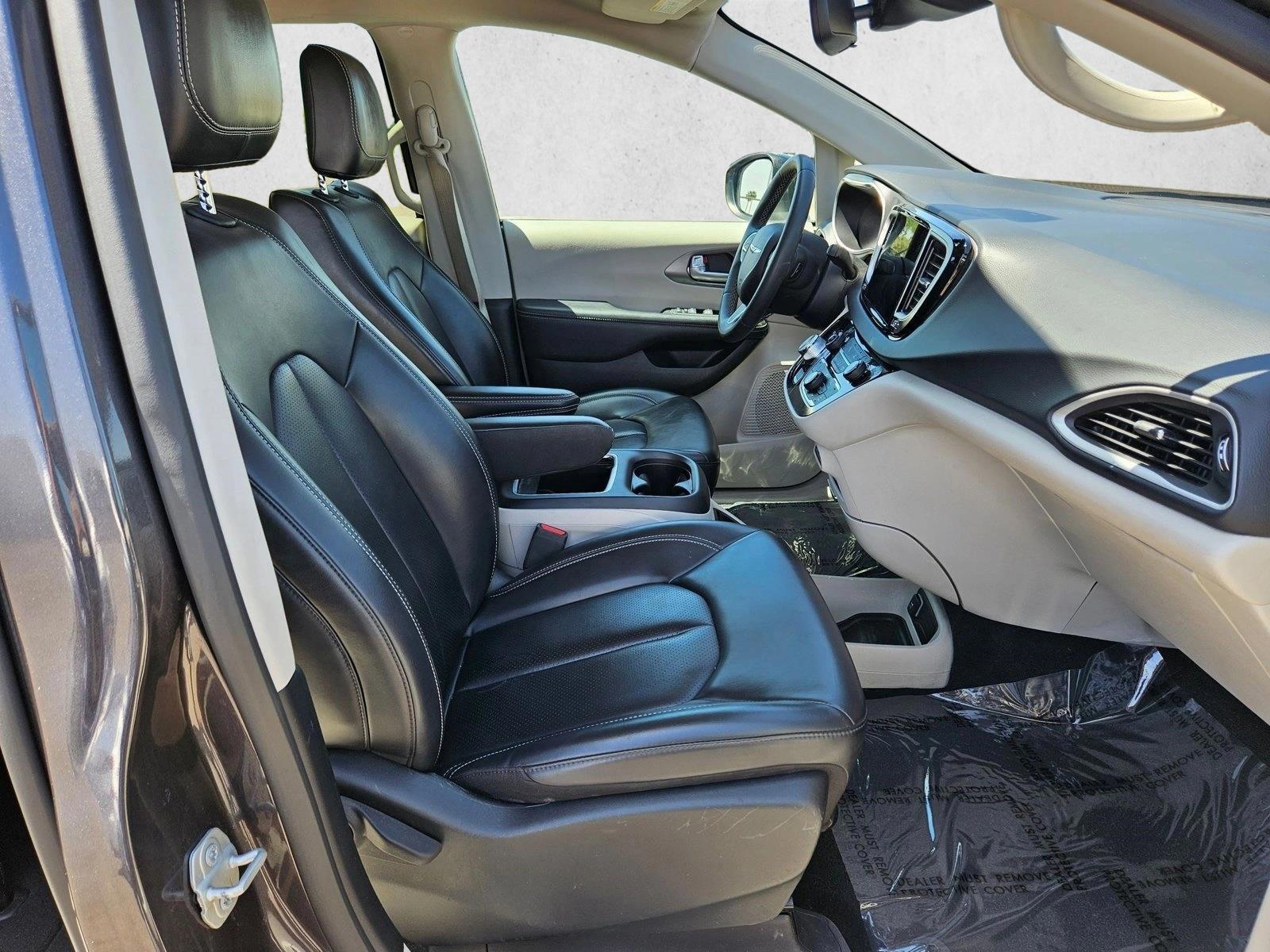 2023 Chrysler Pacifica Touring L - Photo 26