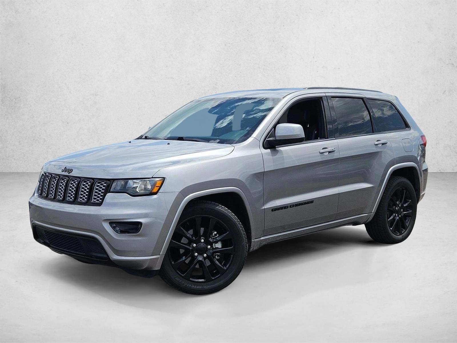 Thumbnail: 2017 Jeep Grand Cherokee - 1