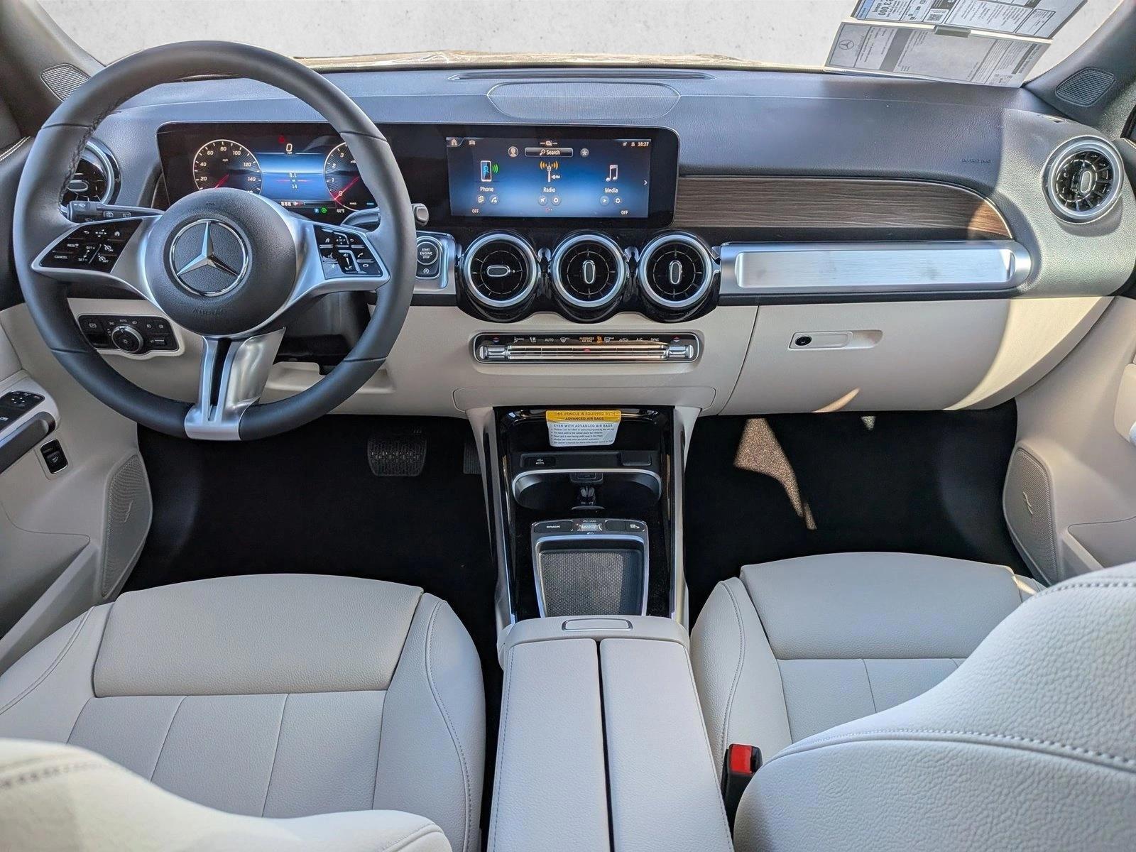Thumbnail: 2026 Mercedes-Benz GLB - 4
