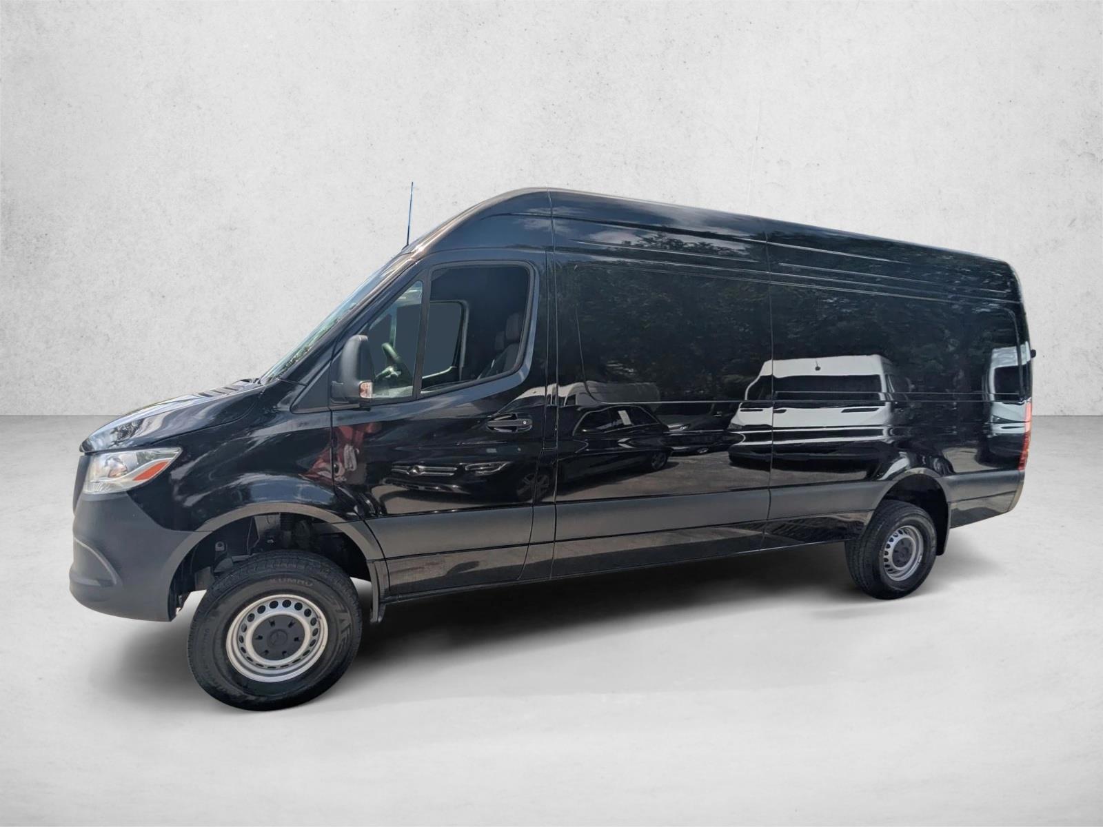 Thumbnail: 2025 Mercedes-Benz Sprinter - 2
