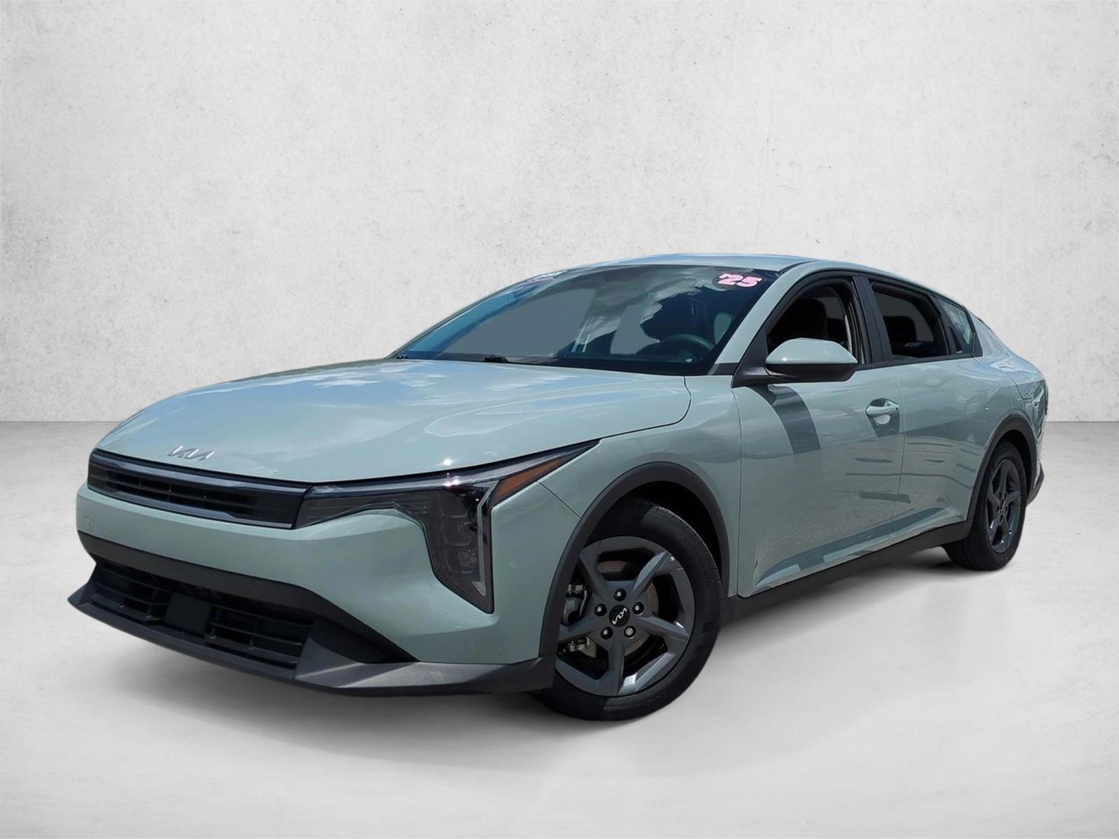Thumbnail: 2025 Kia K4 - 1