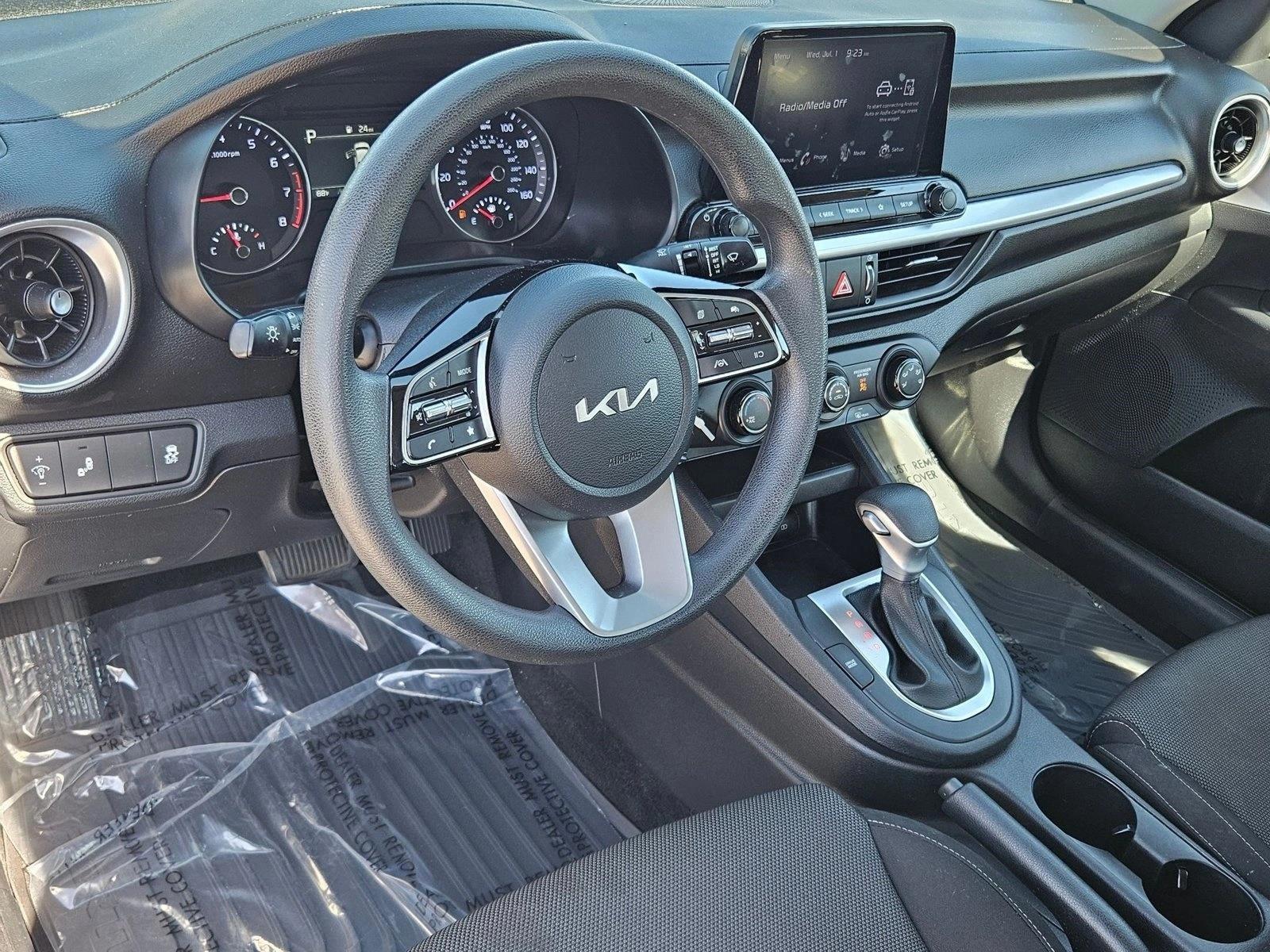 Thumbnail: 2024 Kia Forte - 3