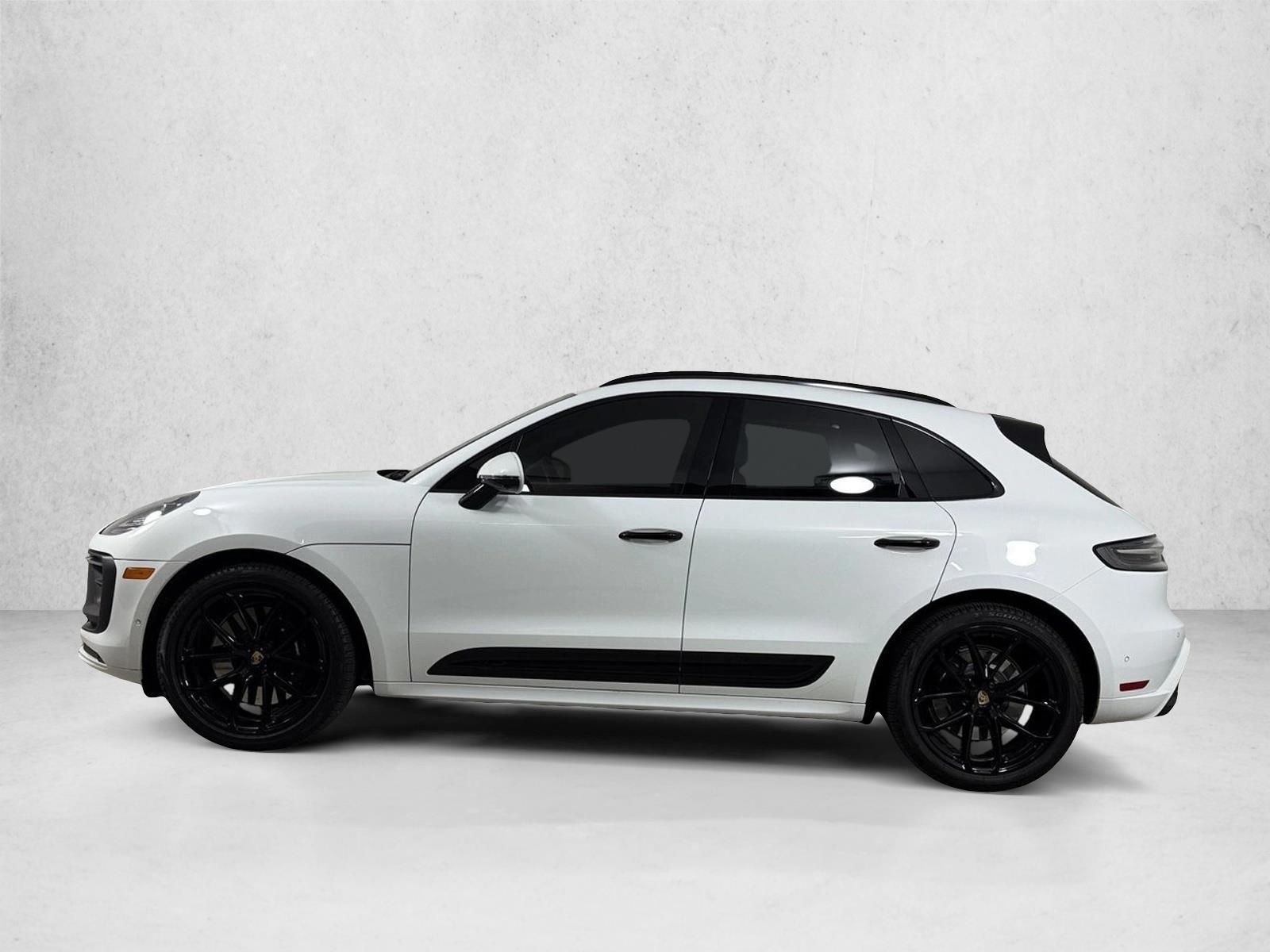 Thumbnail: 2023 Porsche Macan - 3