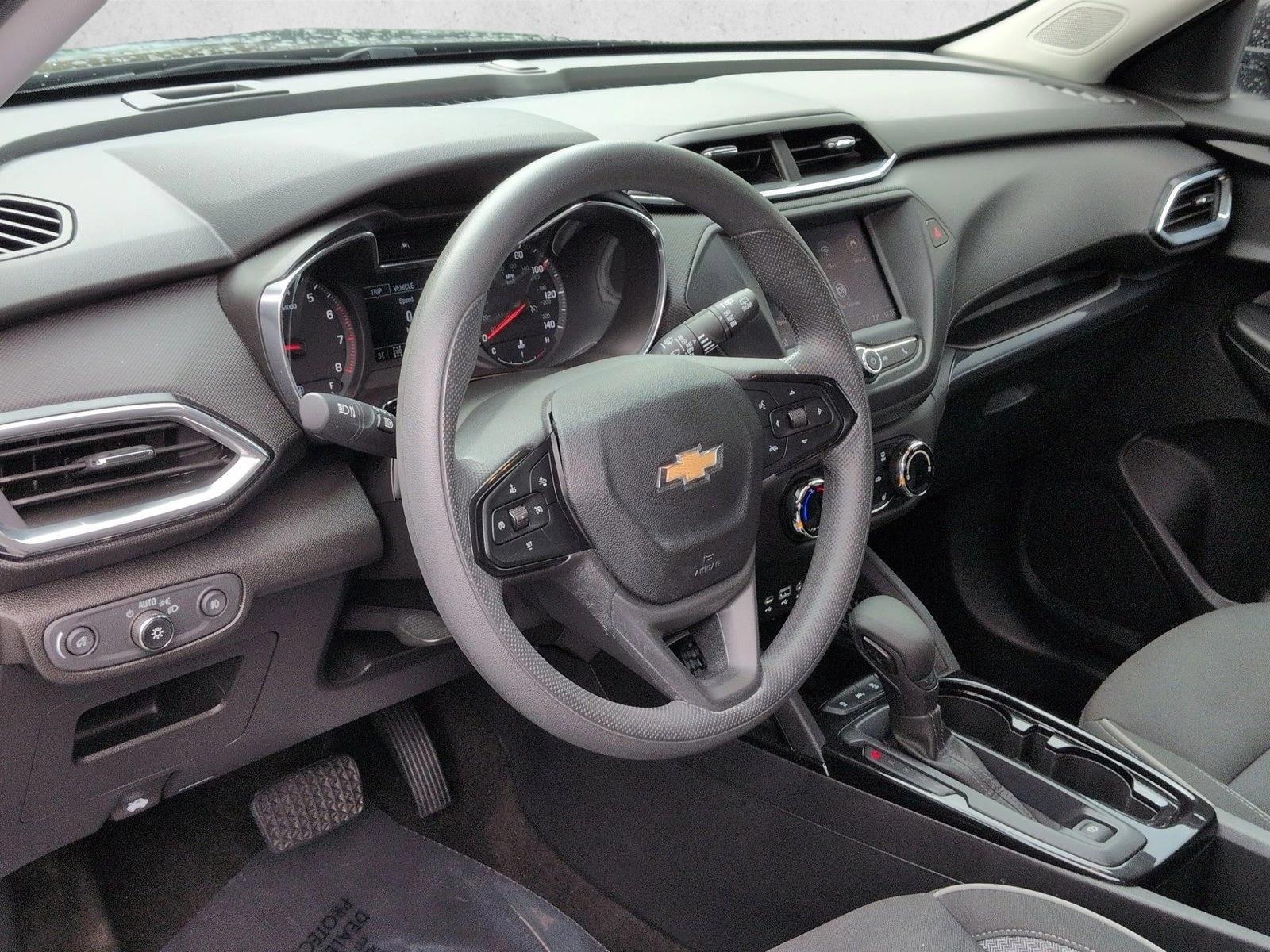 Thumbnail: 2023 Chevrolet TrailBlazer - 3