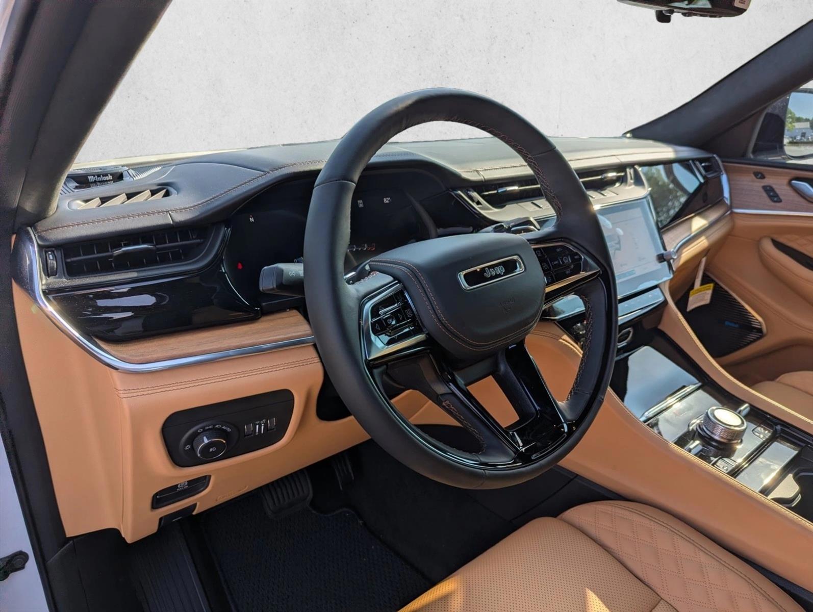 Thumbnail: 2026 Jeep Grand Cherokee - 3
