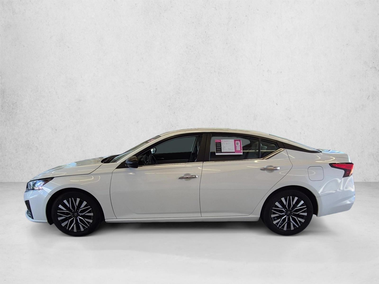 2025 Nissan Altima SV - Photo 9