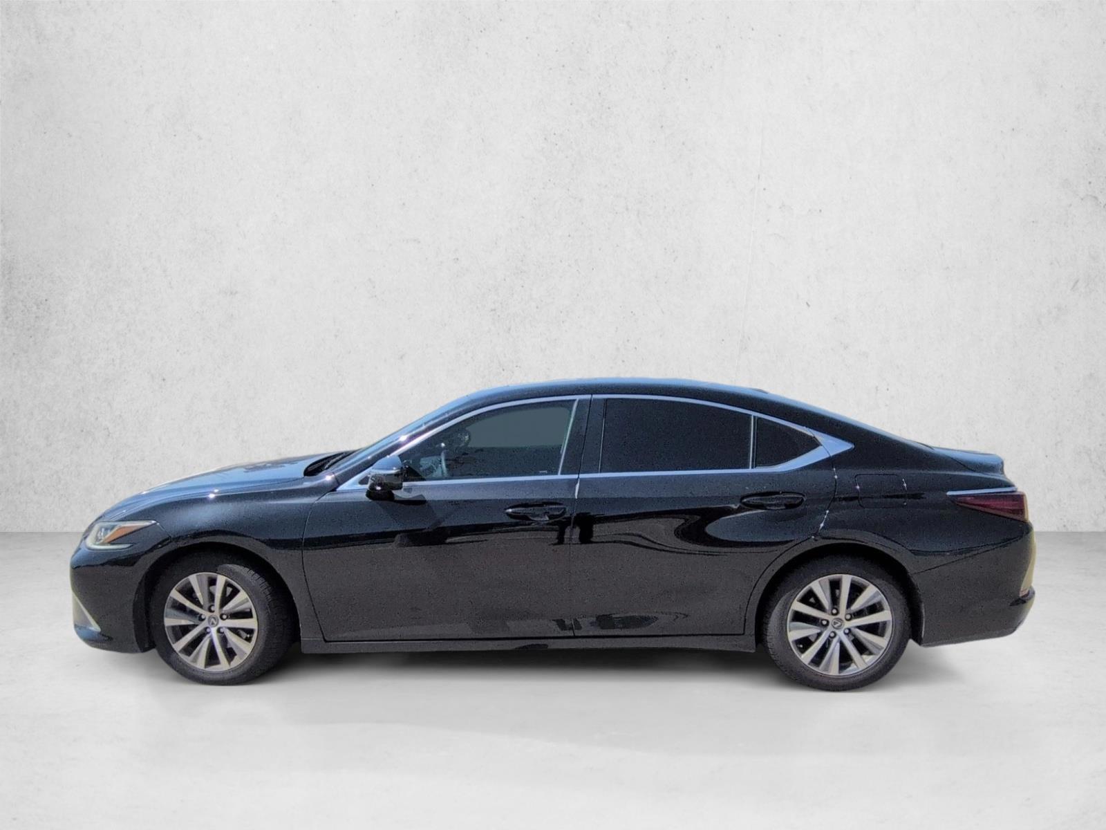 Thumbnail: 2020 Lexus ES - 2