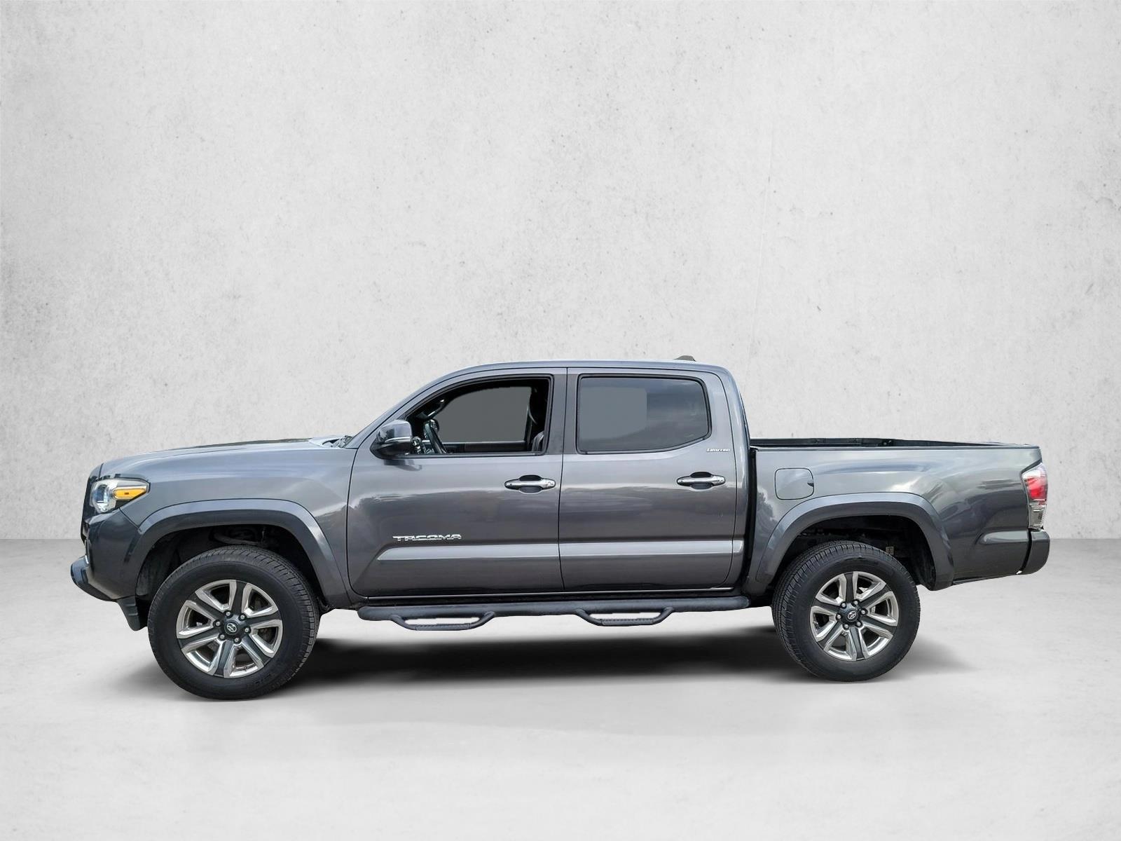 Thumbnail: 2016 Toyota Tacoma - 3