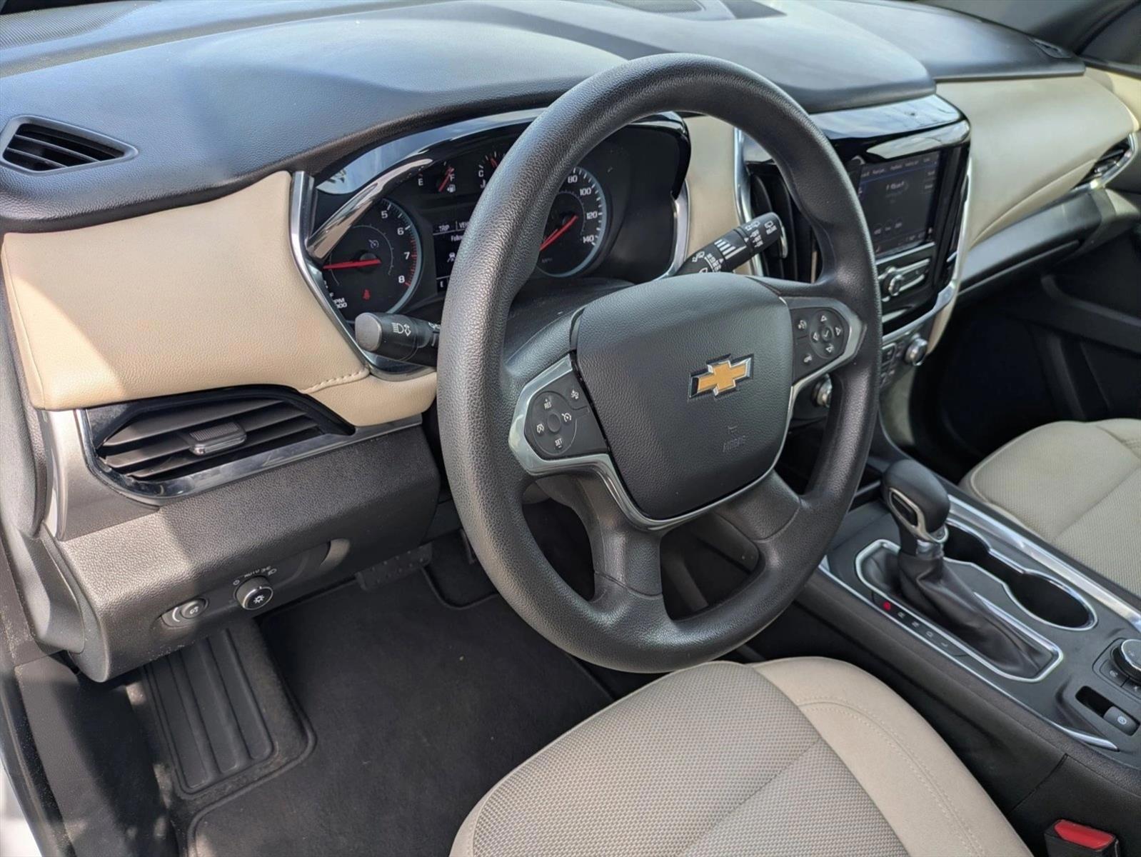 Thumbnail: 2023 Chevrolet Traverse - 3