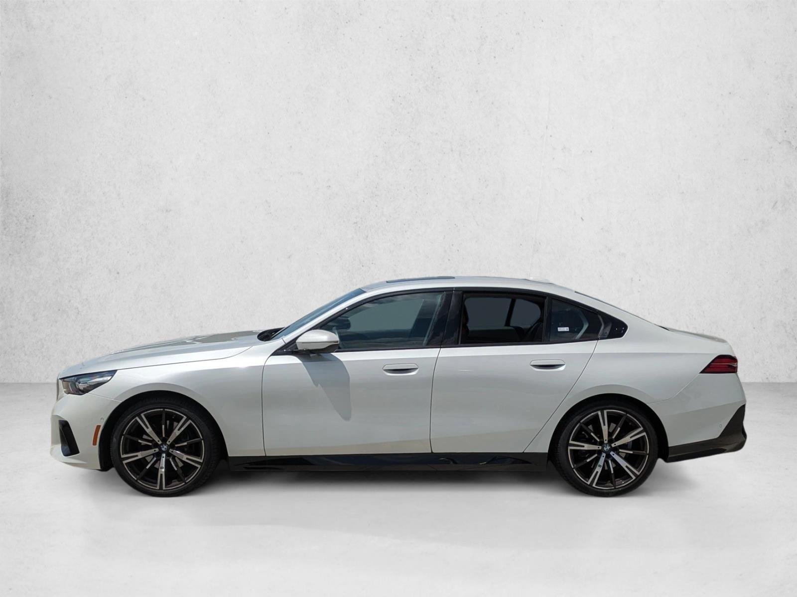 Thumbnail: 2025 BMW 5 Series - 2