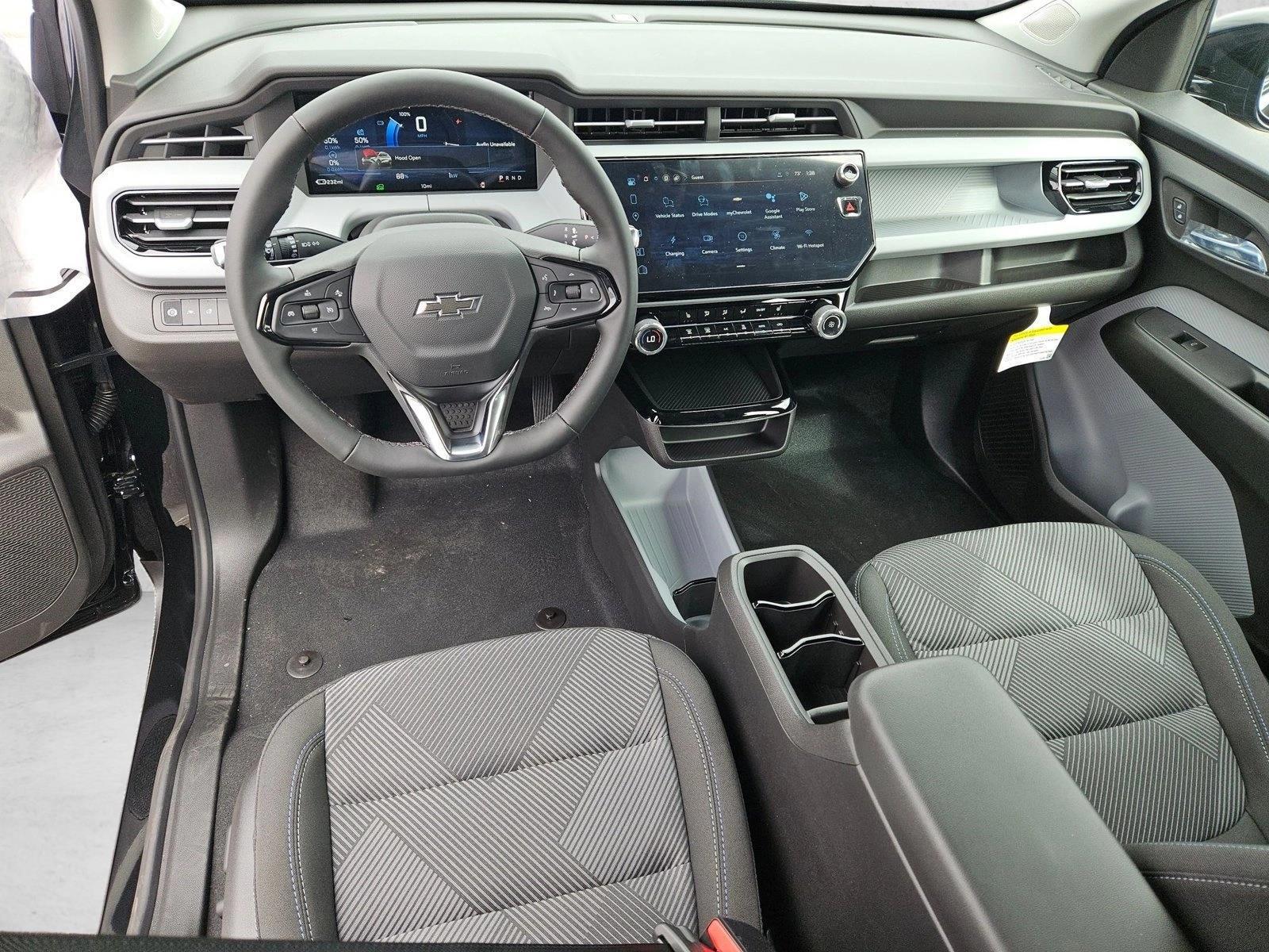 Thumbnail: 2027 Chevrolet Bolt EV - 4