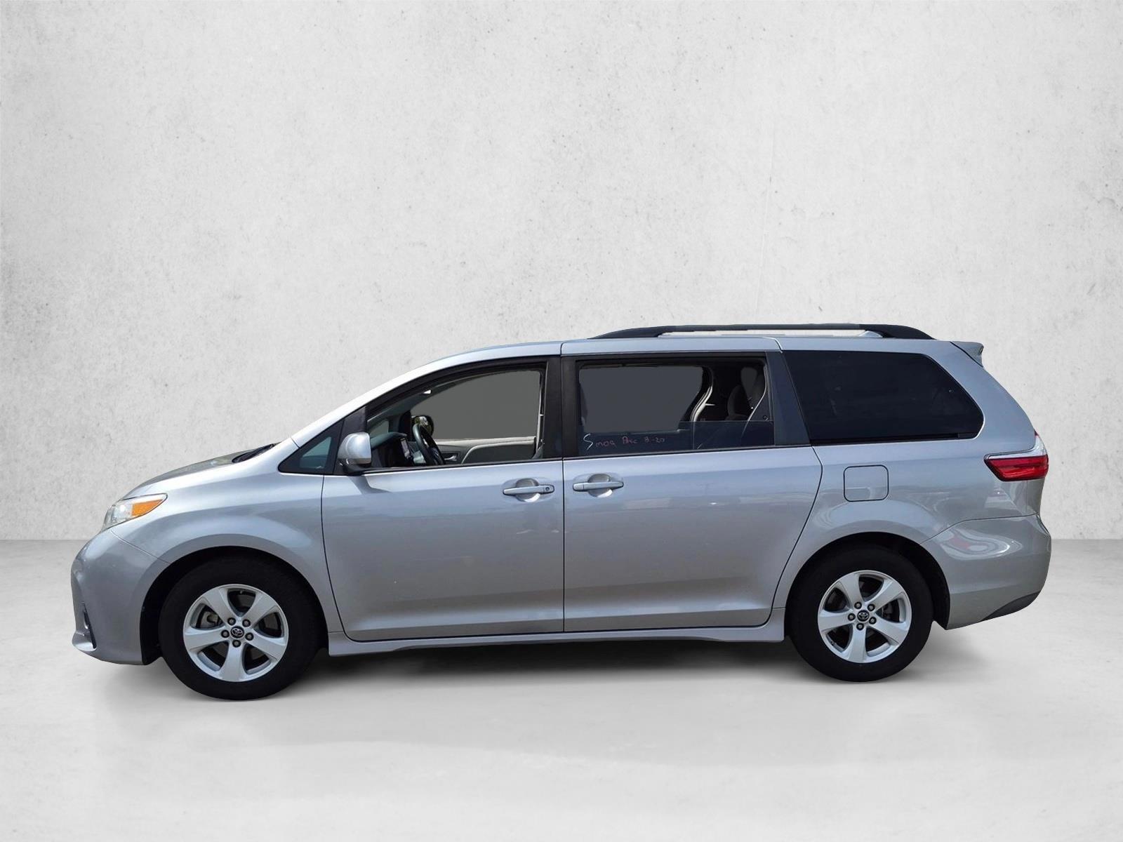 Thumbnail: 2018 Toyota Sienna - 2