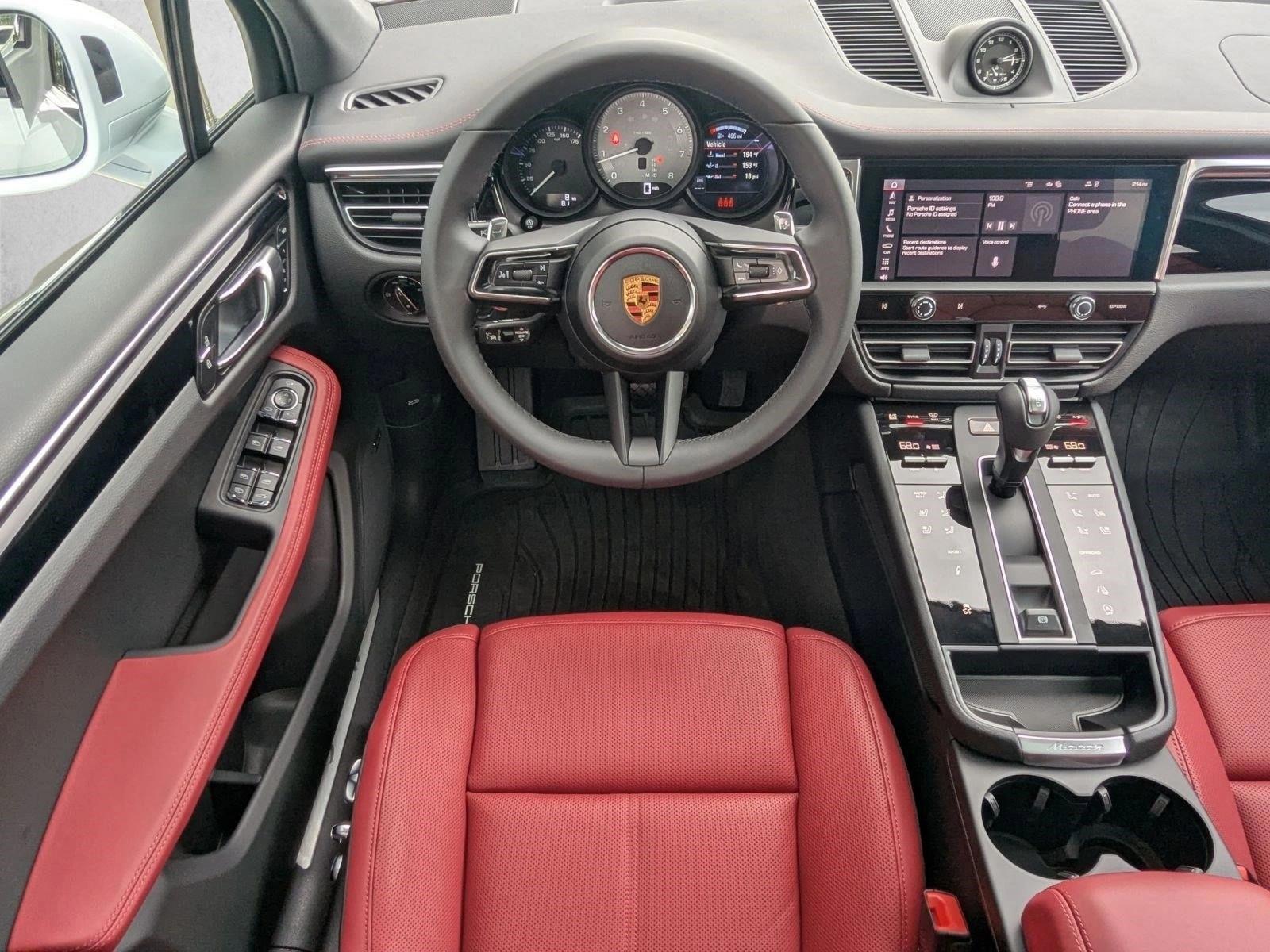 Thumbnail: 2026 Porsche Macan - 4