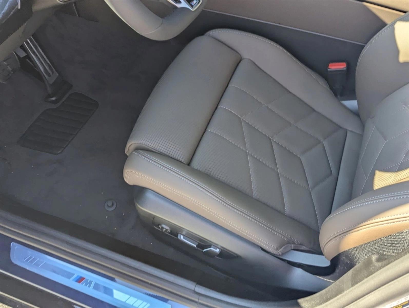 Thumbnail: 2027 BMW 5 Series - 4