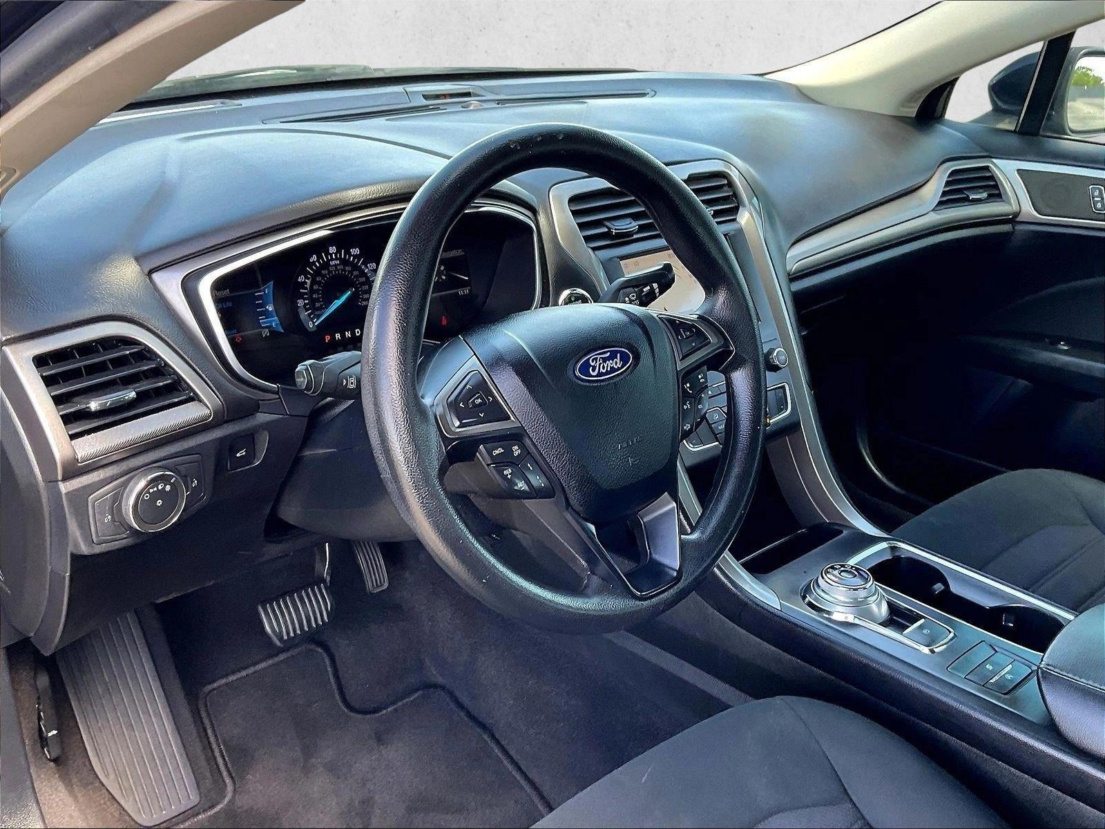 Thumbnail: 2020 Ford Fusion - 4
