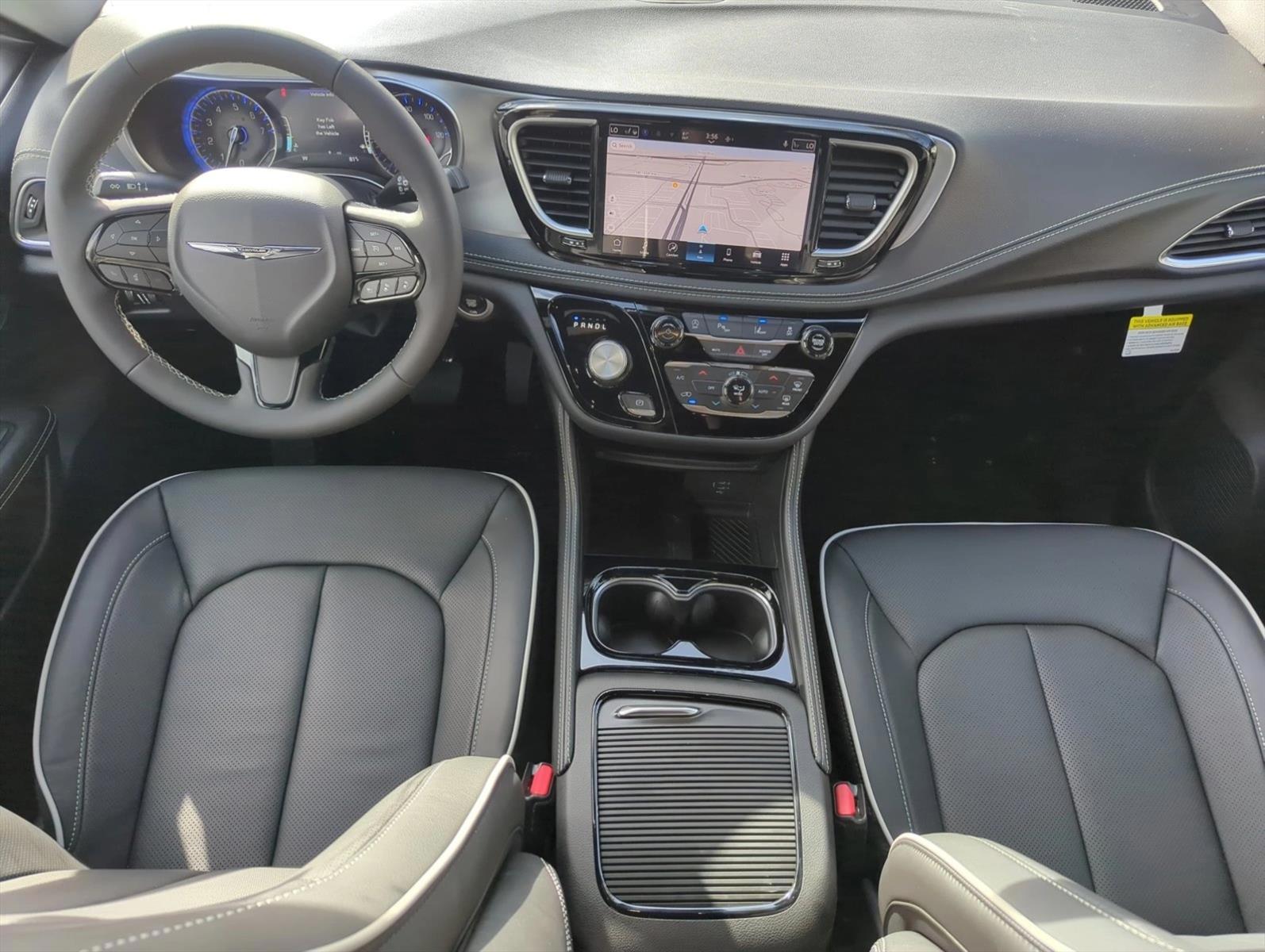 Thumbnail: 2026 Chrysler Pacifica - 3