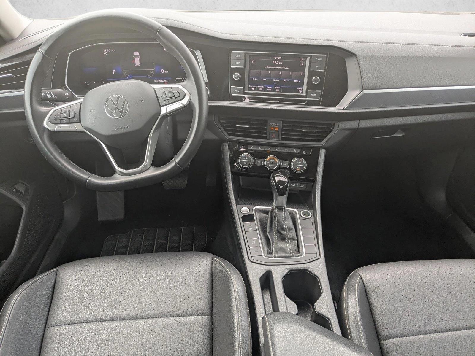 Thumbnail: 2024 Volkswagen Jetta - 3