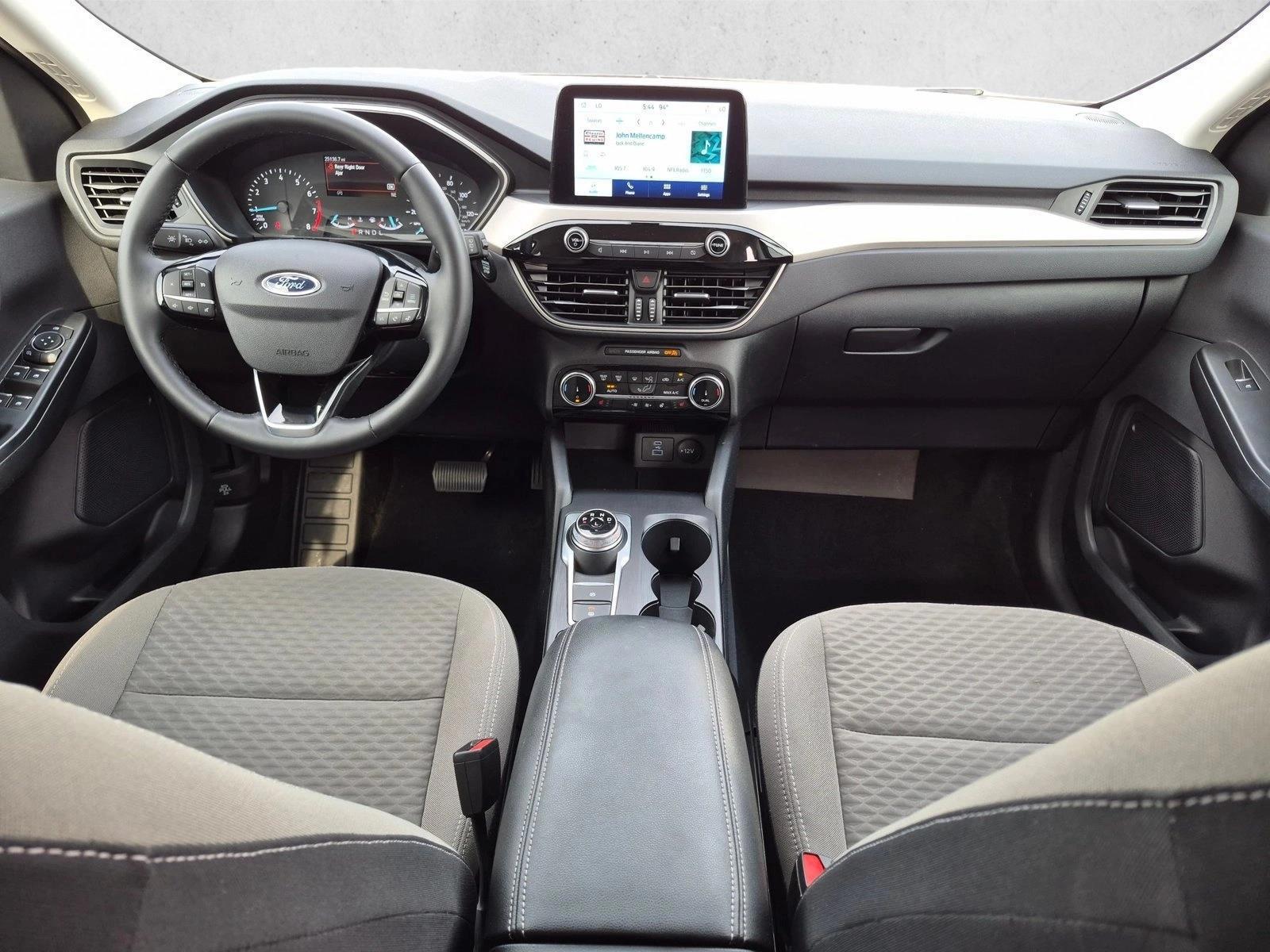Thumbnail: 2022 Ford Escape - 4
