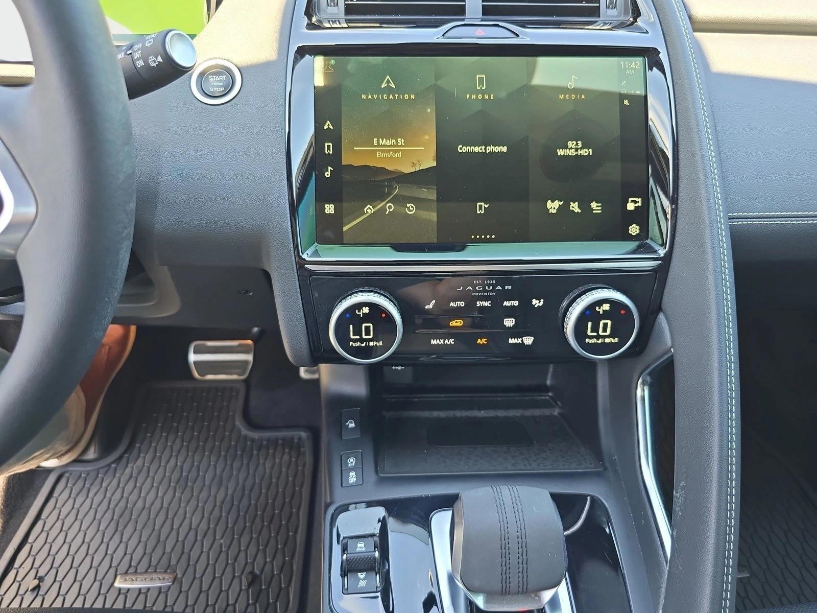 2024 Jaguar E-Pace R-DYNAMIC SE - Photo 21