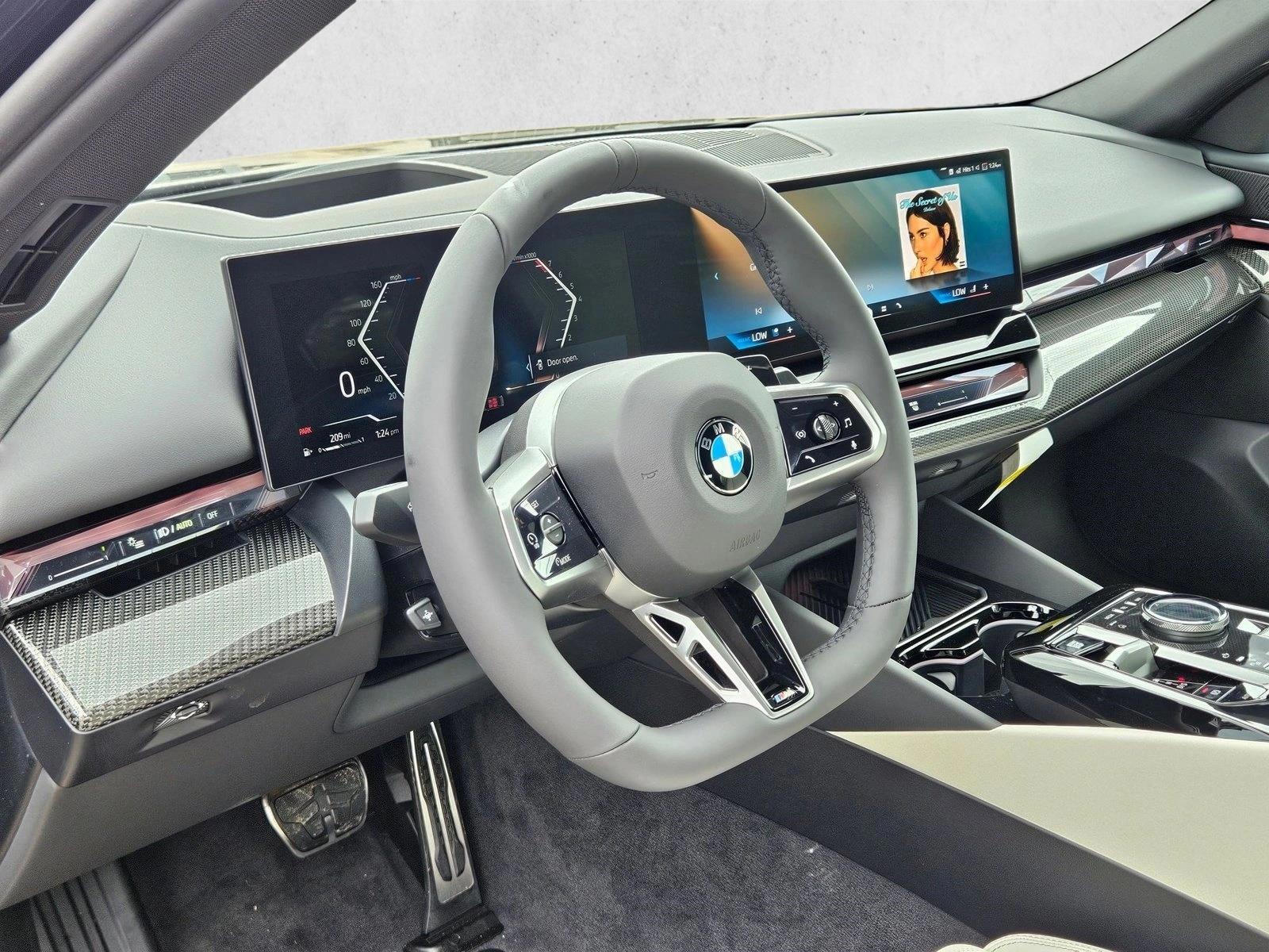 Thumbnail: 2027 BMW 5 Series - 3