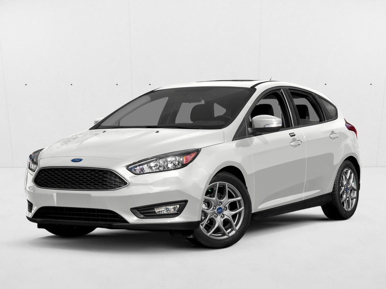 2015 Ford Focus 5 Door Hatch Titanium's photo