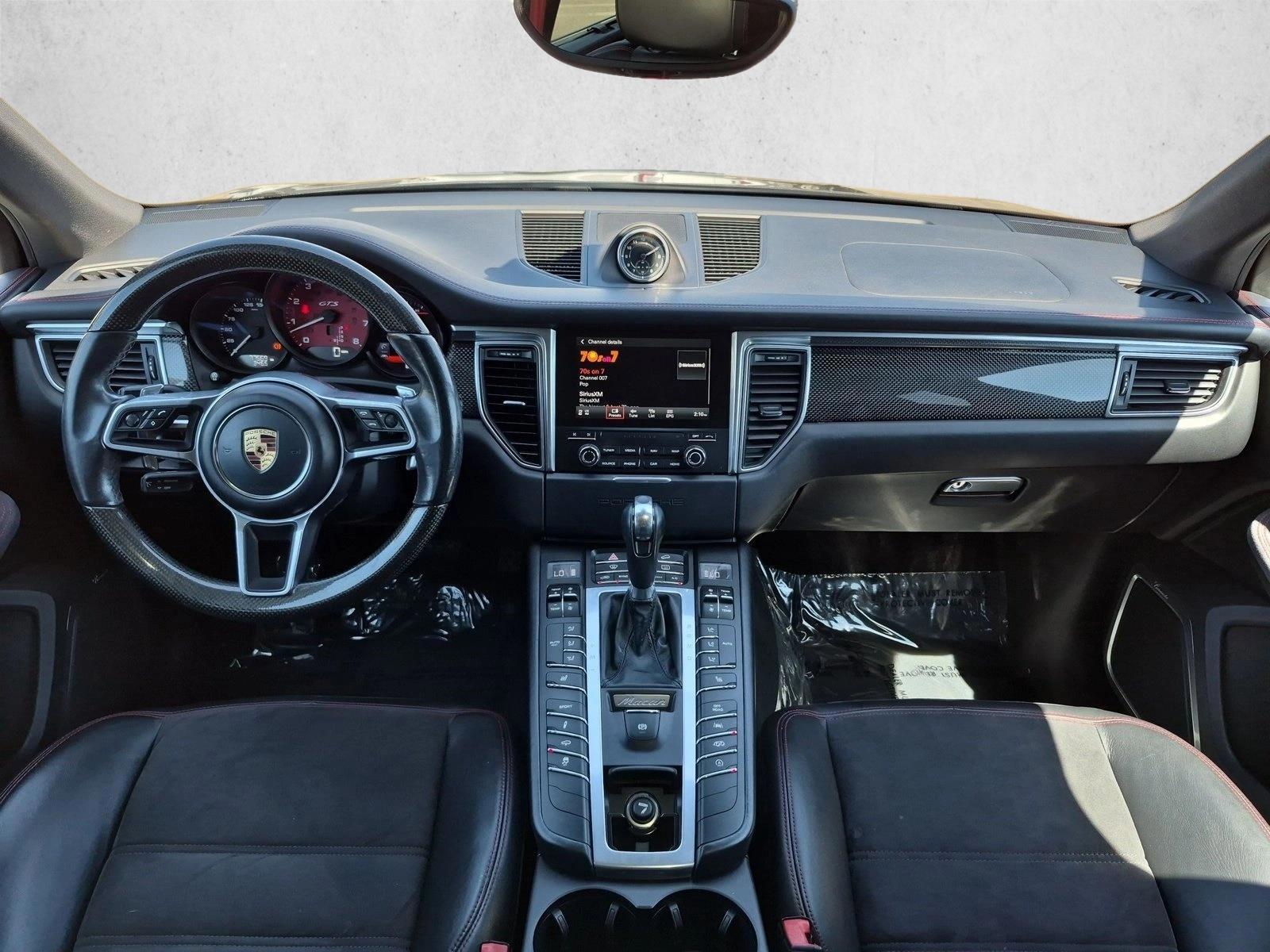 Thumbnail: 2017 Porsche Macan - 3