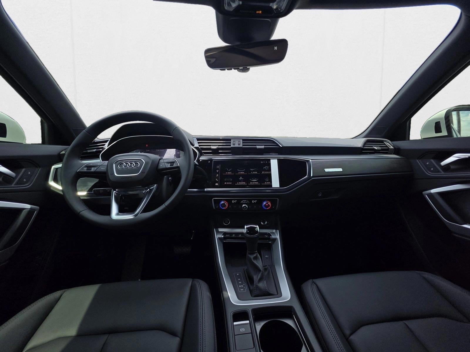Thumbnail: 2025 Audi Q3 - 3